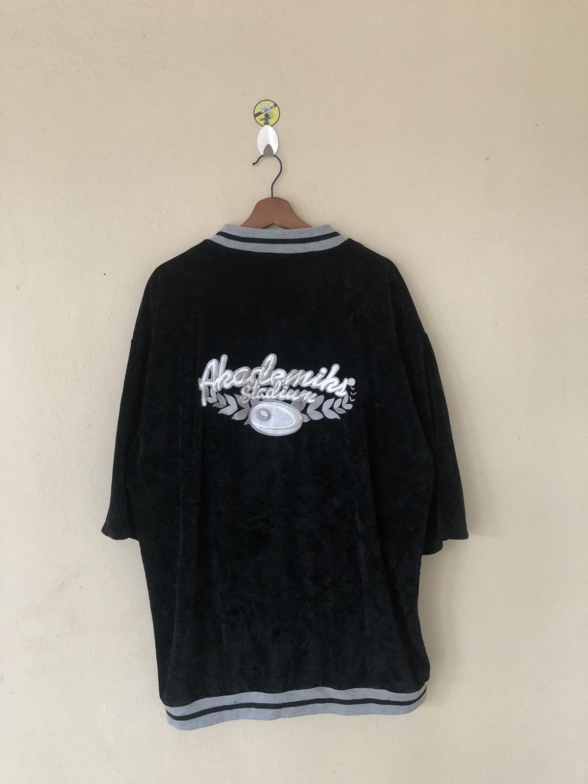 Akademiks × Velvet × Vintage Akademiks Stadium Division Velvet Eye Embroidered Size US XXL / EU 58 / 5 - 1 Thumbnail