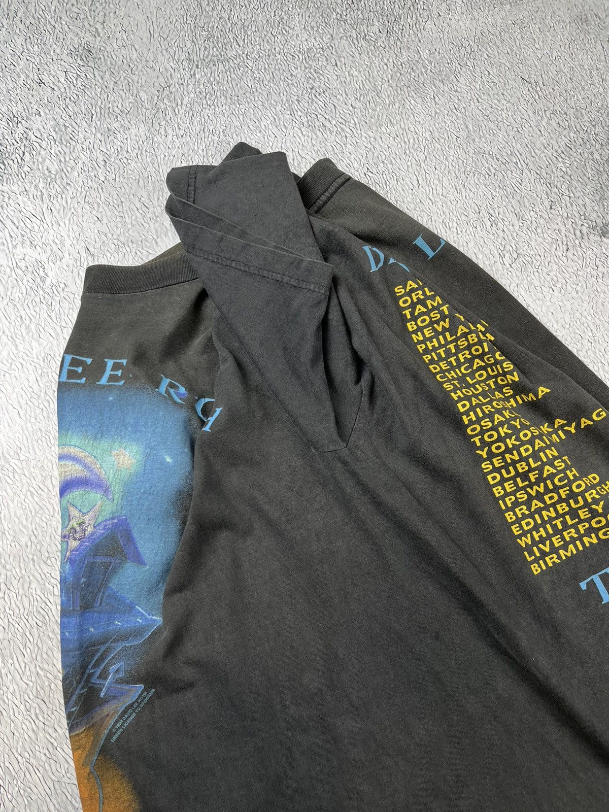 Band Tees RARE🔥 Vintage 1994 David Lee Roth tshirt the entire world Size US M / EU 48-50 / 2 - 11 Thumbnail