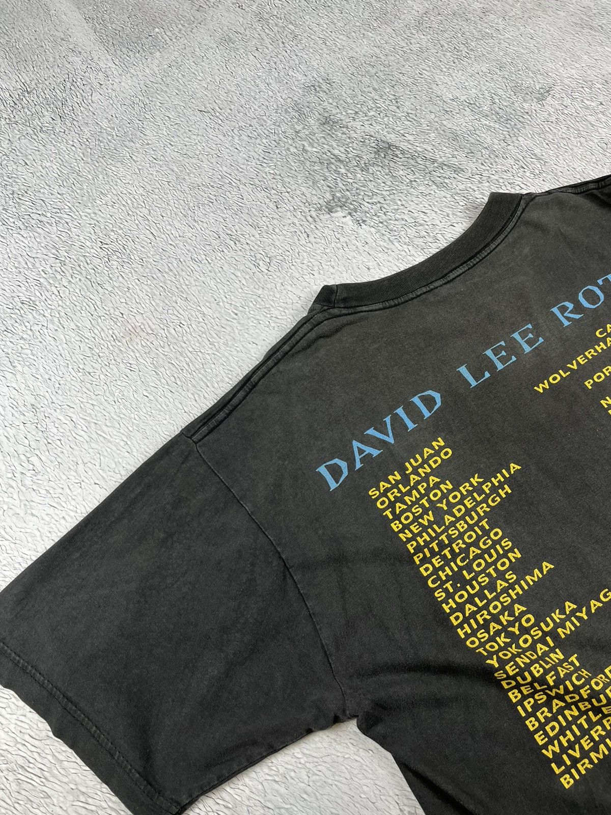 Band Tees RARE🔥 Vintage 1994 David Lee Roth tshirt the entire world Size US M / EU 48-50 / 2 - 7 Thumbnail