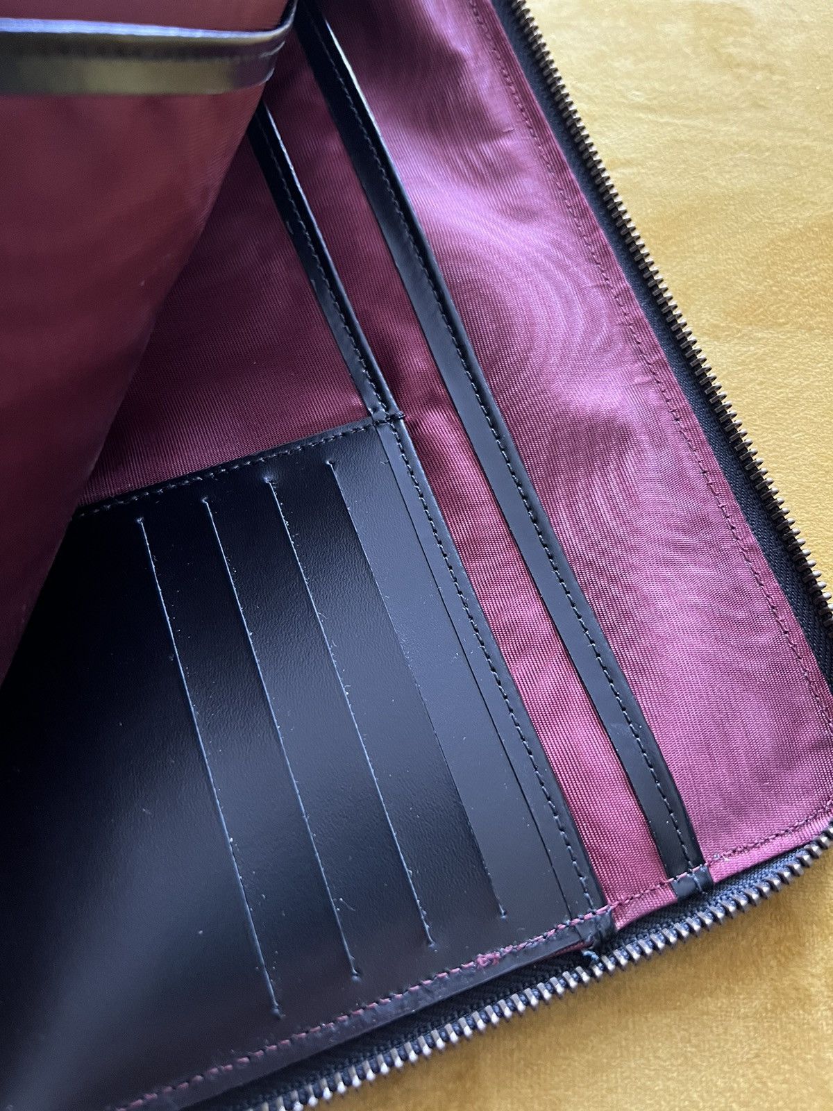 Maison Margiela €350 glossy black leather organizer, made in Italy Size ONE SIZE - 4 Thumbnail