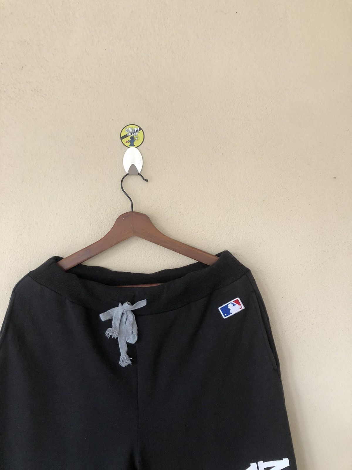 MLB × New York Yankees New York Yankees Three Quarter Size L Sweatpants 28-32 Size US 32 / EU 48 - 6 Thumbnail