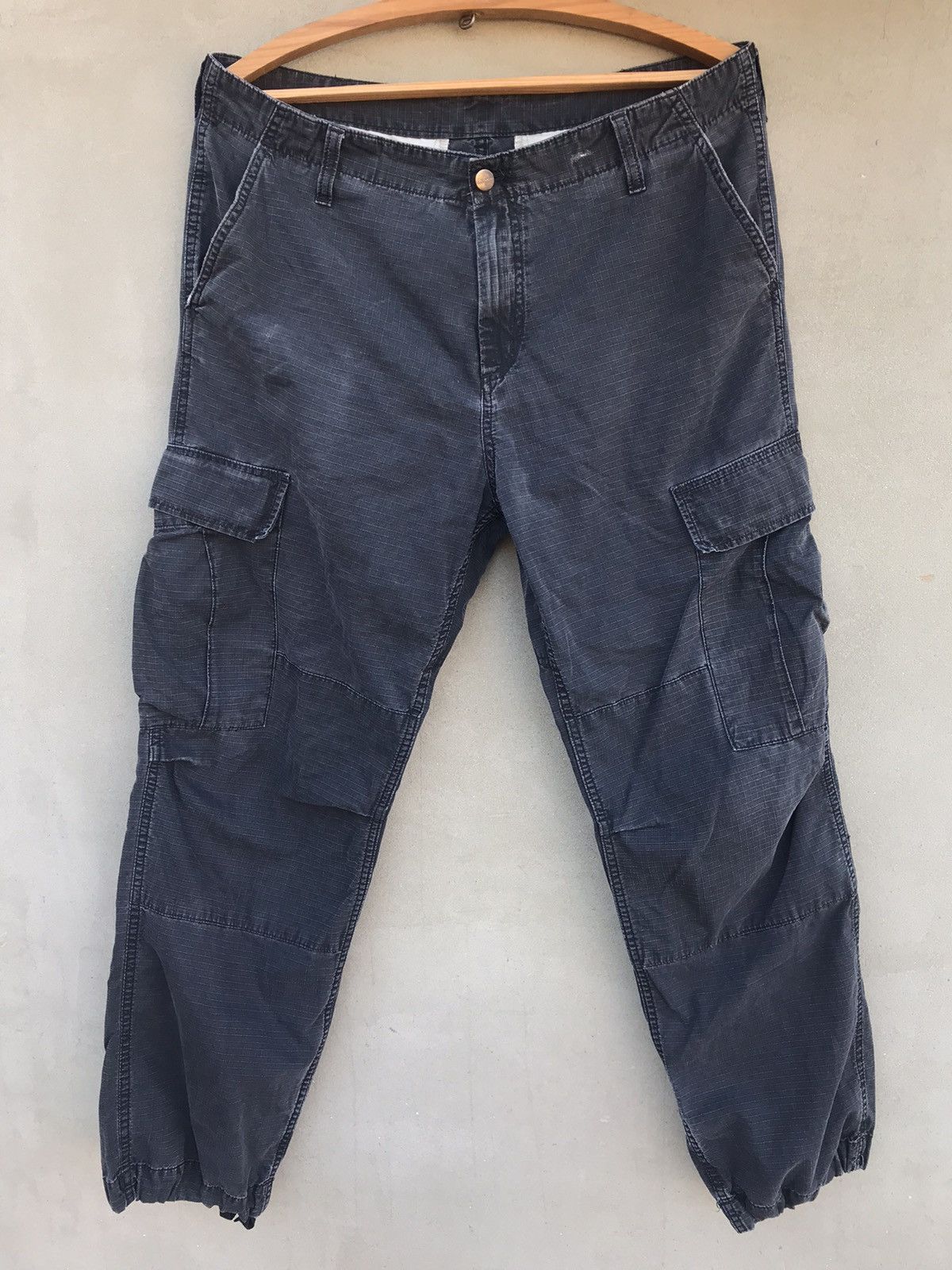 Carhartt × Carhartt Wip × Vintage ‼️BIG SALE‼️ 🖤Vintage Carhartt WIP Cargo Pants 36x32 Travis Size US 36 / EU 52 - 3 Thumbnail