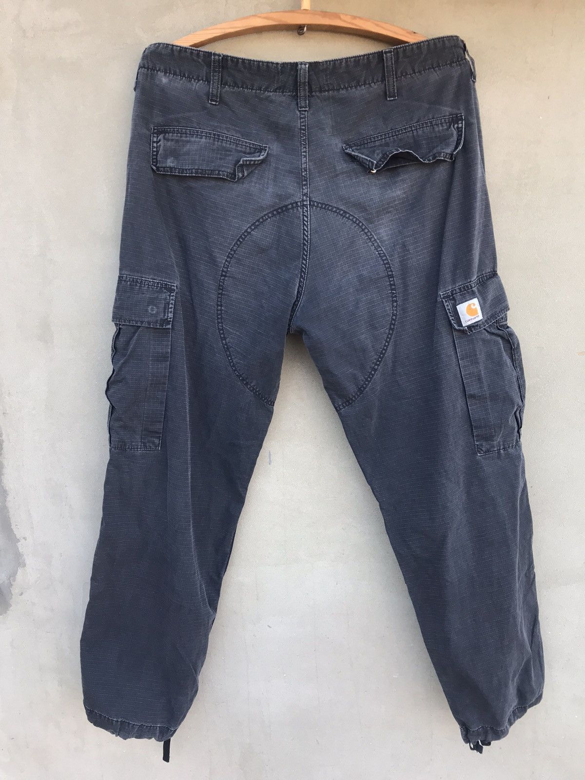 Carhartt × Carhartt Wip × Vintage ‼️BIG SALE‼️ 🖤Vintage Carhartt WIP Cargo Pants 36x32 Travis Size US 36 / EU 52 - 2 Thumbnail