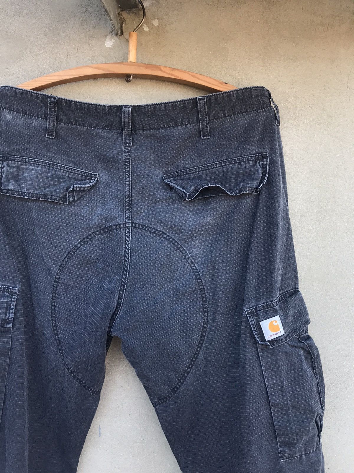 Carhartt × Carhartt Wip × Vintage ‼️BIG SALE‼️ 🖤Vintage Carhartt WIP Cargo Pants 36x32 Travis Size US 36 / EU 52 - 1 Thumbnail