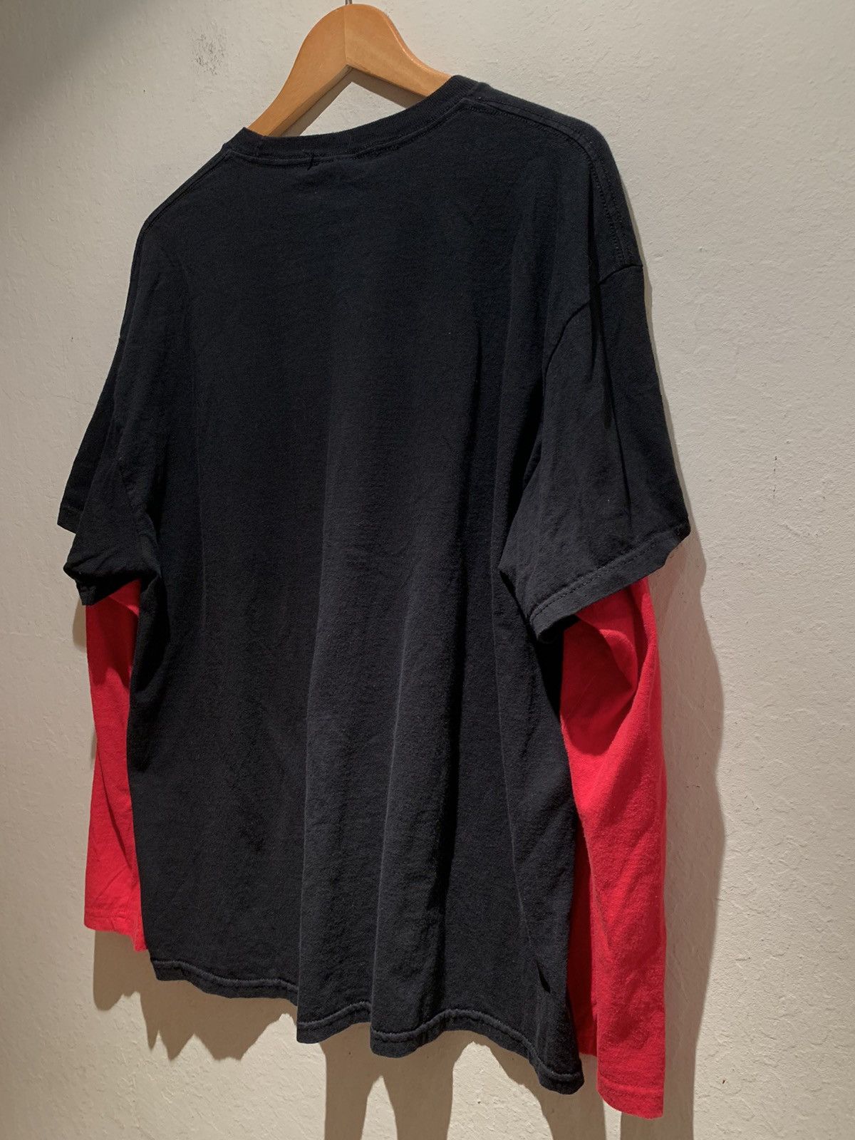 Band Tees × Pink Floyd × Vintage *RARE* Vintage 2004 Pink Floyd The Wall Layered LS Shirt XL Size US XL / EU 56 / 4 - 4 Thumbnail