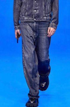 Louis Vuitton x Supreme Blue Monogram Jacquard Denim Jeans M For Sale at  1stDibs