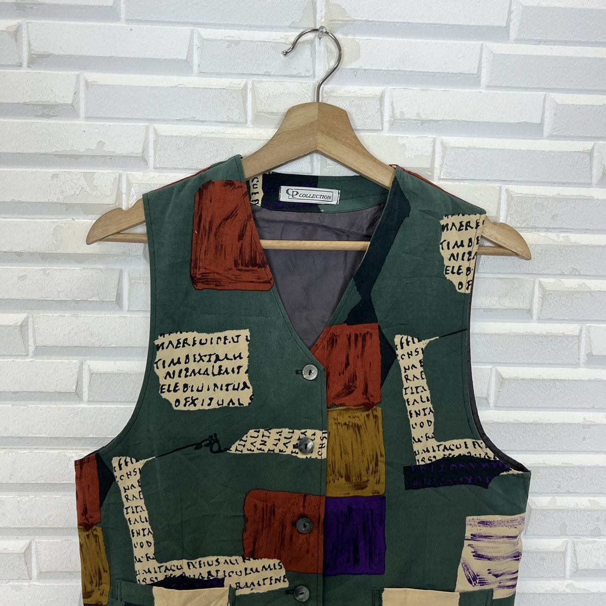 Art Comes First RARE CP COLLECTIONS VEST MULTI COLOUR Size US M / EU 48-50 / 2 - 3 Thumbnail