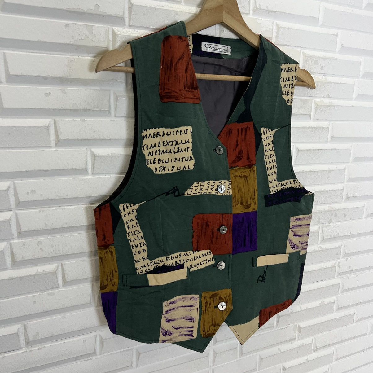 Art Comes First RARE CP COLLECTIONS VEST MULTI COLOUR Size US M / EU 48-50 / 2 - 5 Thumbnail