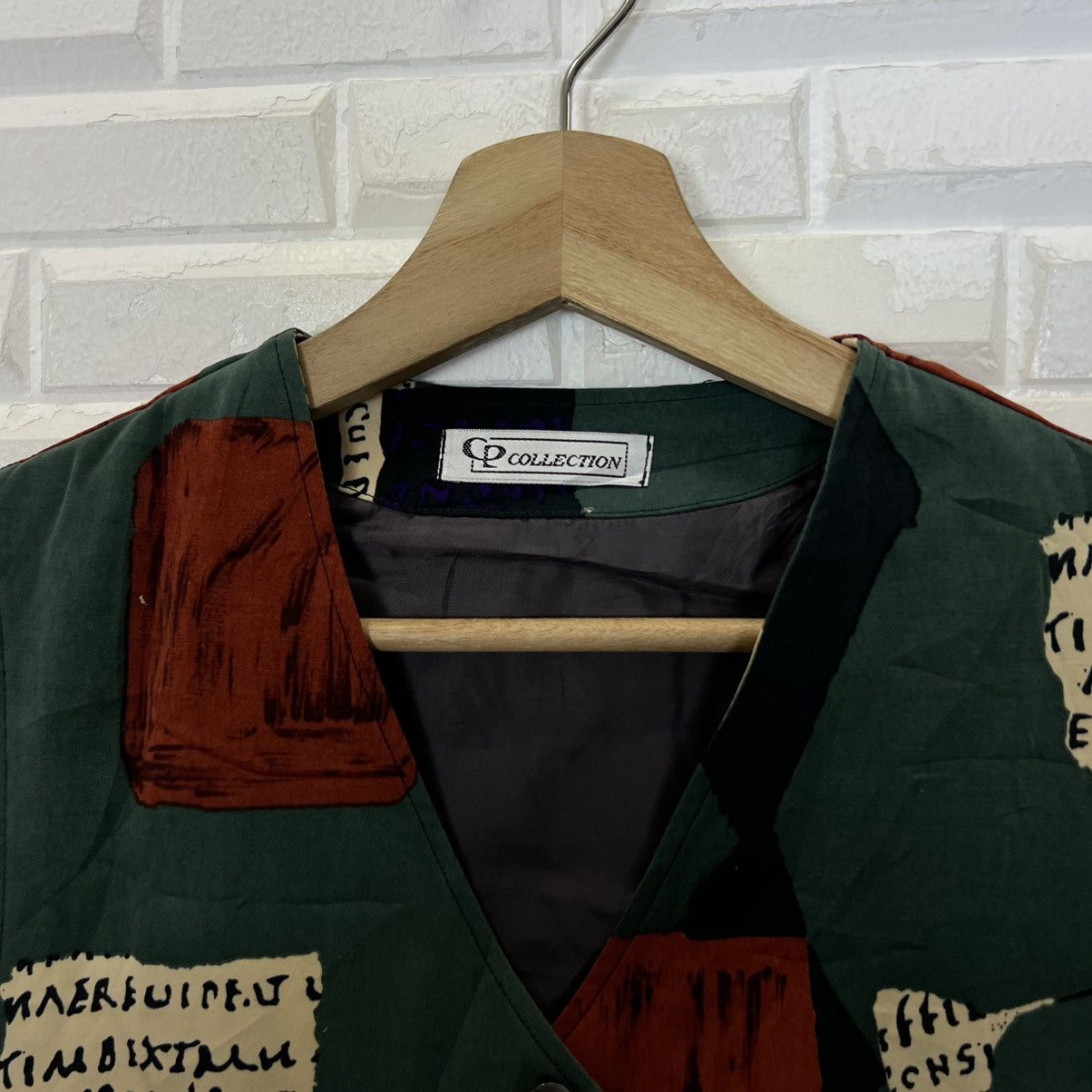 Art Comes First RARE CP COLLECTIONS VEST MULTI COLOUR Size US M / EU 48-50 / 2 - 6 Thumbnail