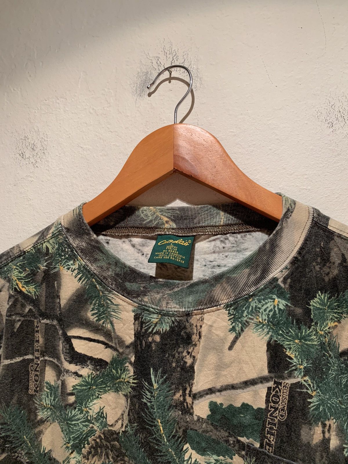 *RARE* Vintage Cabela’s Seclusion 3D Konifer Camo T-Shirt L