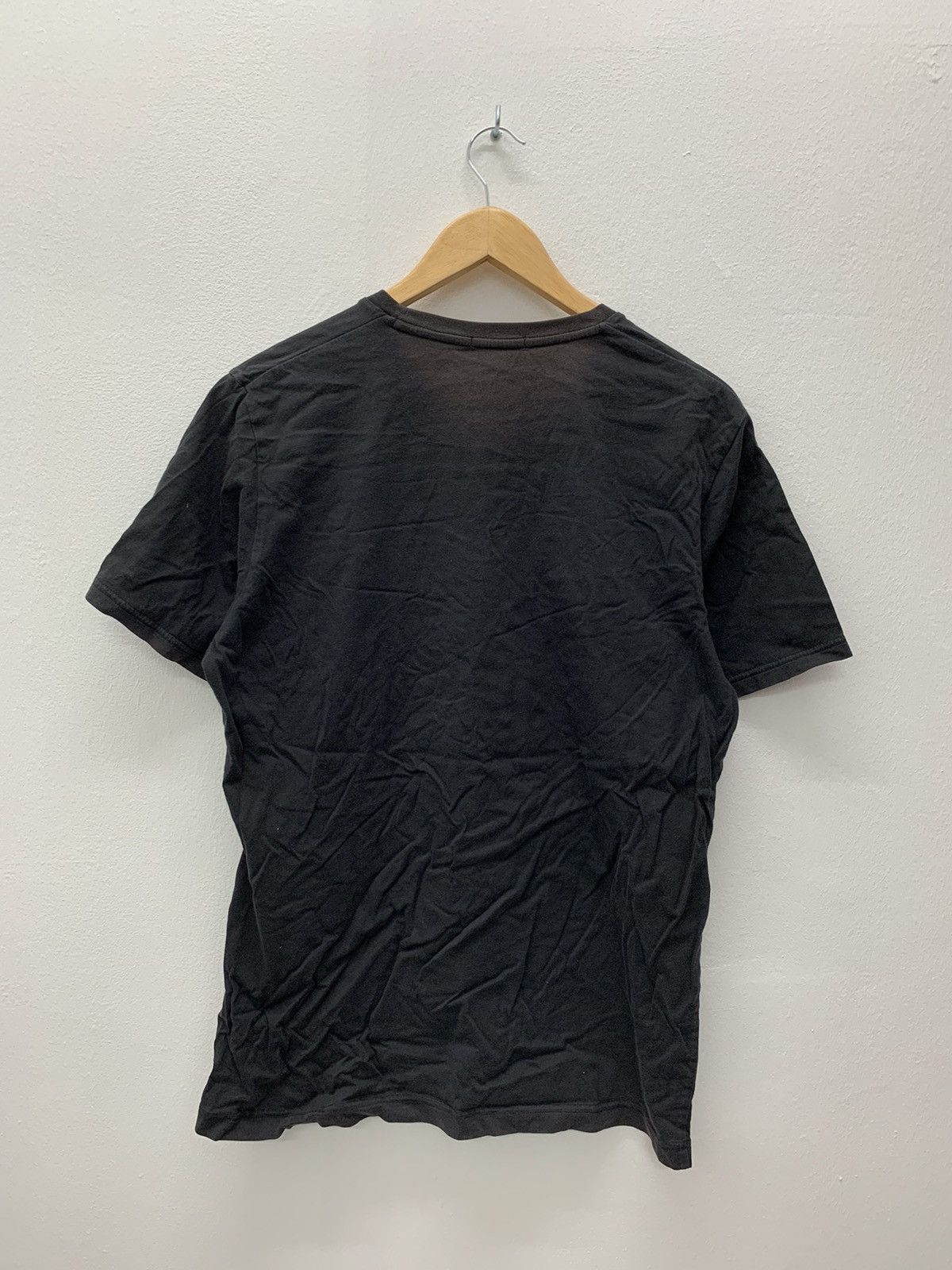 Uniqlo thrashed Faded Jean Michel Basquiat Tshirt Size US L / EU 52-54 / 3 - 2 Thumbnail
