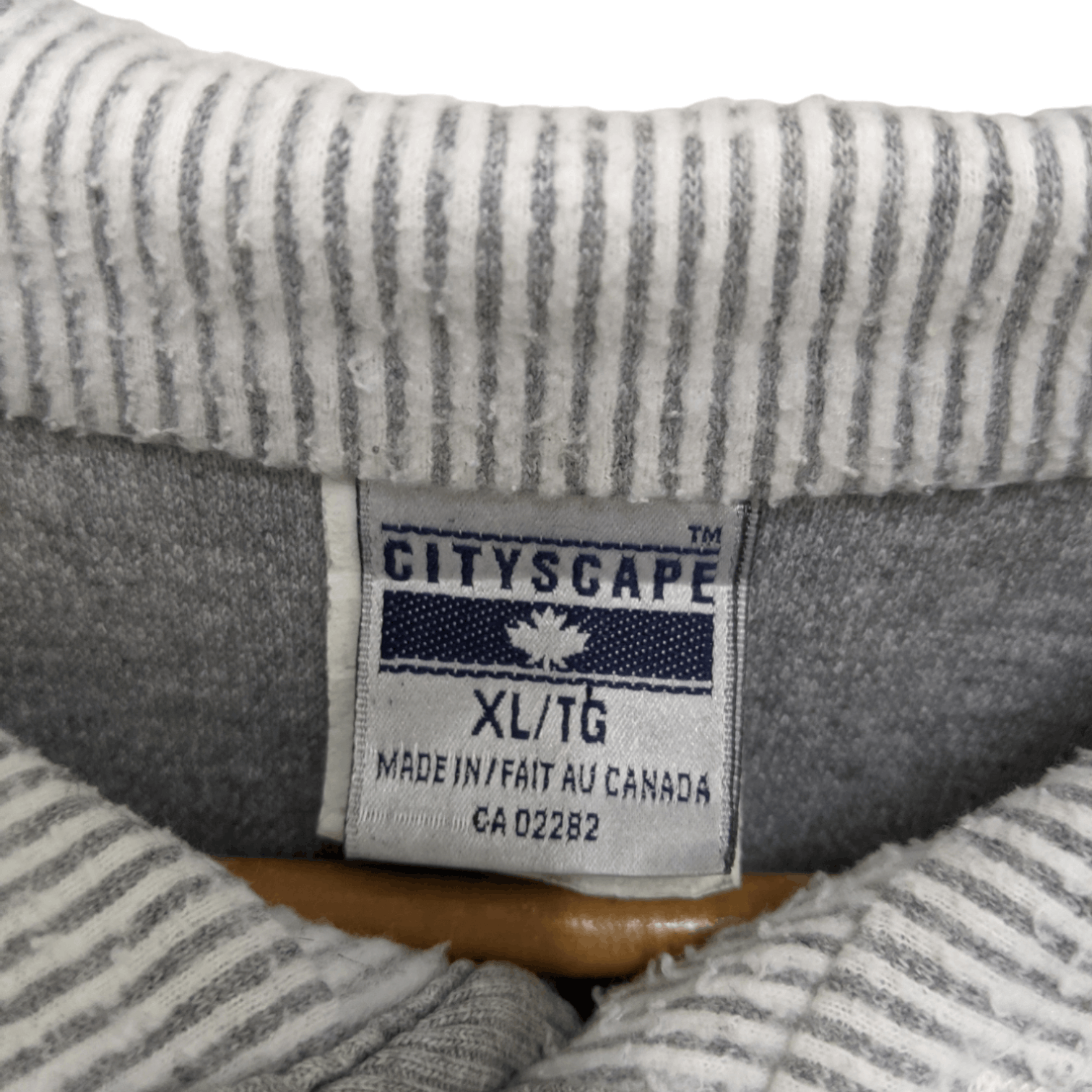 Vintage Vintage 90's CITYSCAPE Canada Quebec Polo Jumper Sweatshirt Size US XL / EU 56 / 4 - 8 Thumbnail