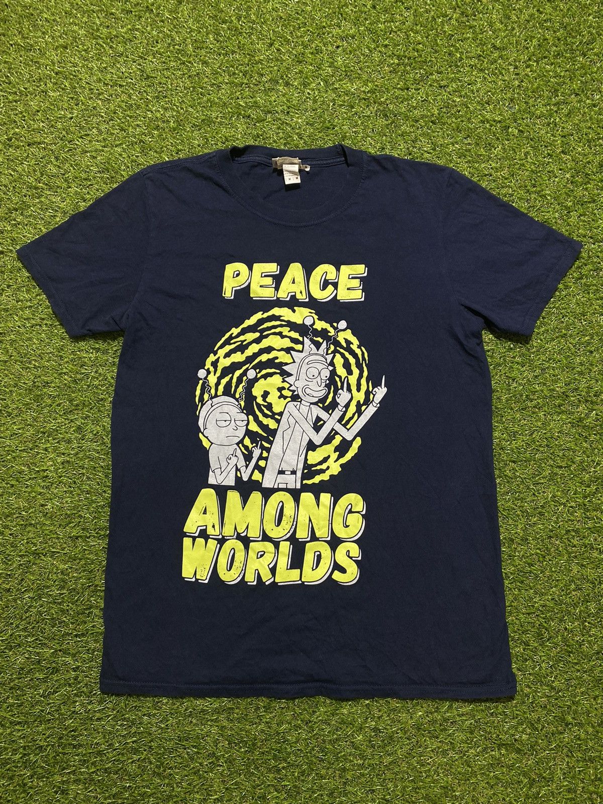 Vintage Vintage Y2k Rick and Morty tee streetwear big logo size M Size US M / EU 48-50 / 2 - 1 Thumbnail