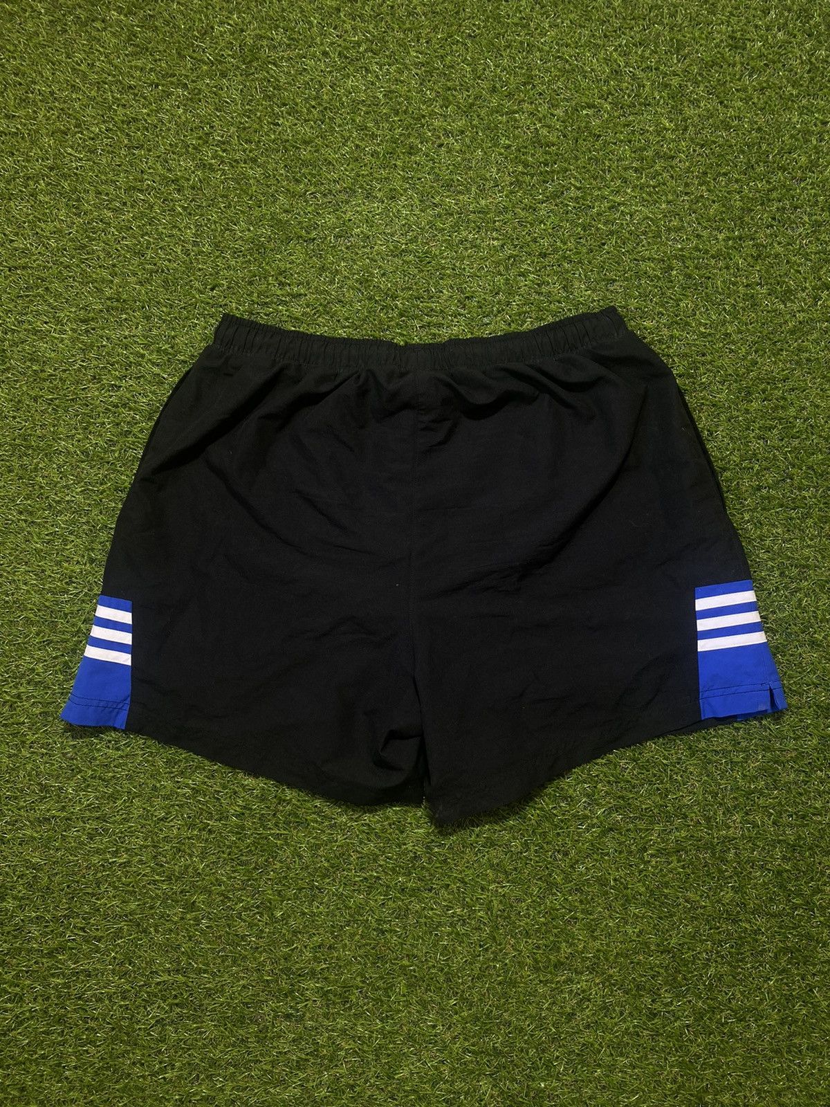 Adidas Vintage Adidas shorts streetwear y2k casual style size L Size US 34 / EU 50 - 4 Thumbnail