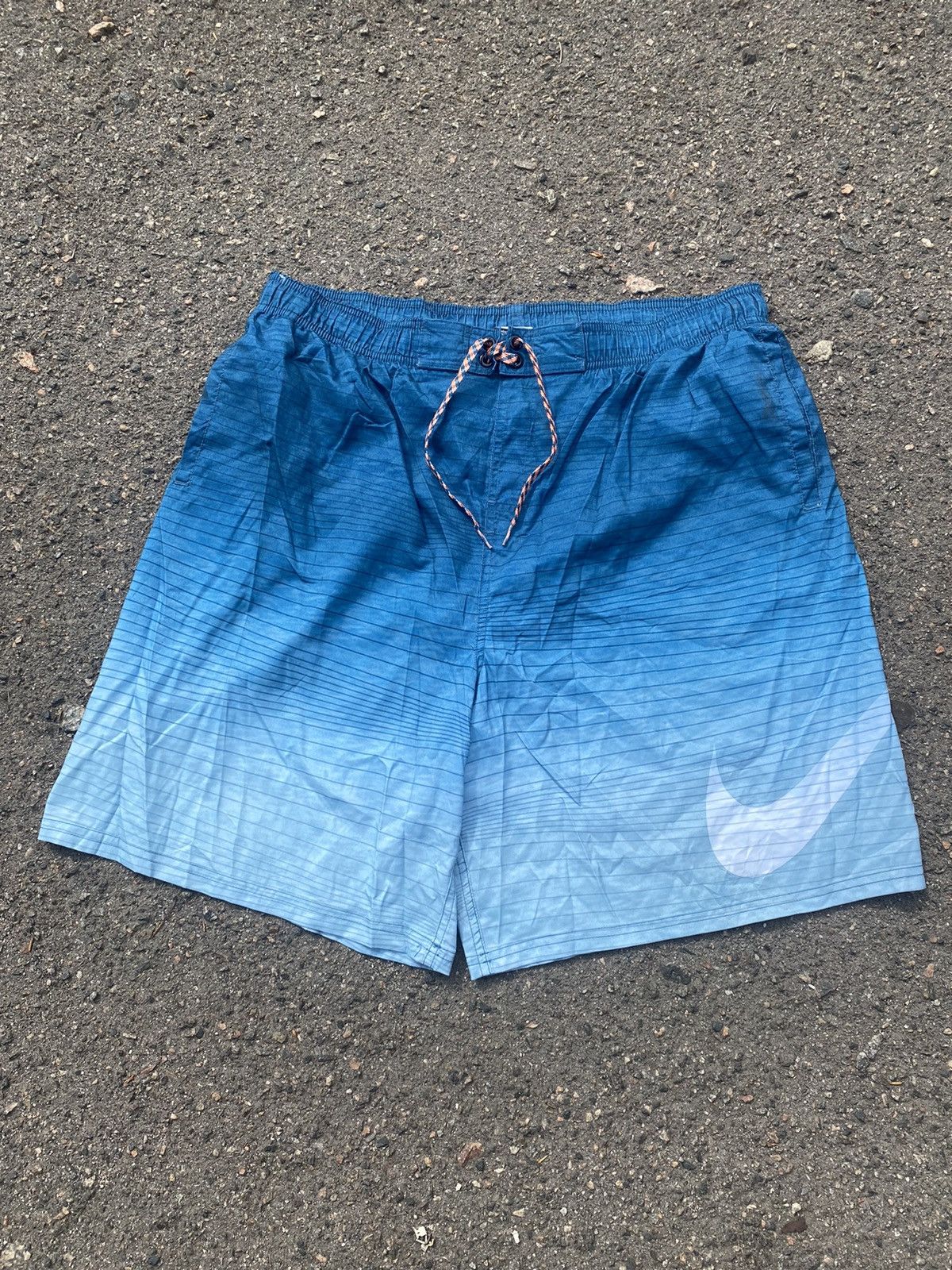 Nike Vintage Nike shorts streetwear y2k swoosh style size XXL Size US 38 / EU 54 - 2 Thumbnail