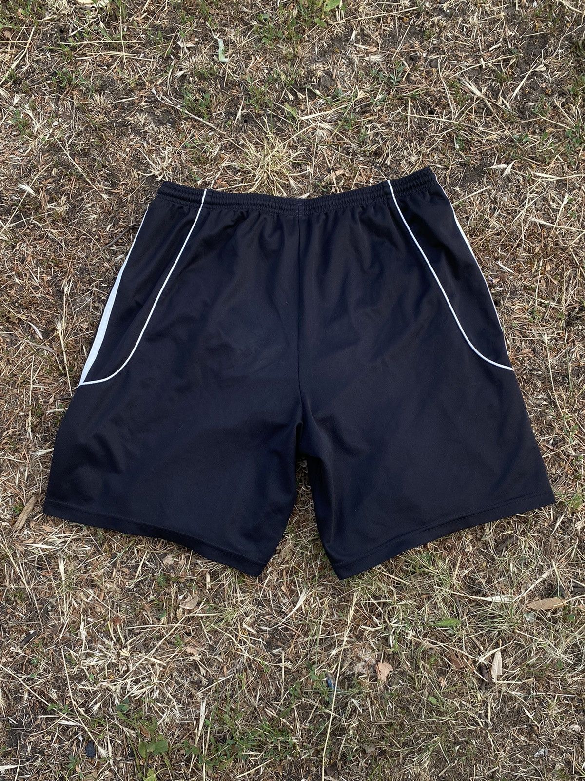 Adidas Vintage Adidas shorts streetwear y2k casual style size L Size US 34 / EU 50 - 4 Thumbnail