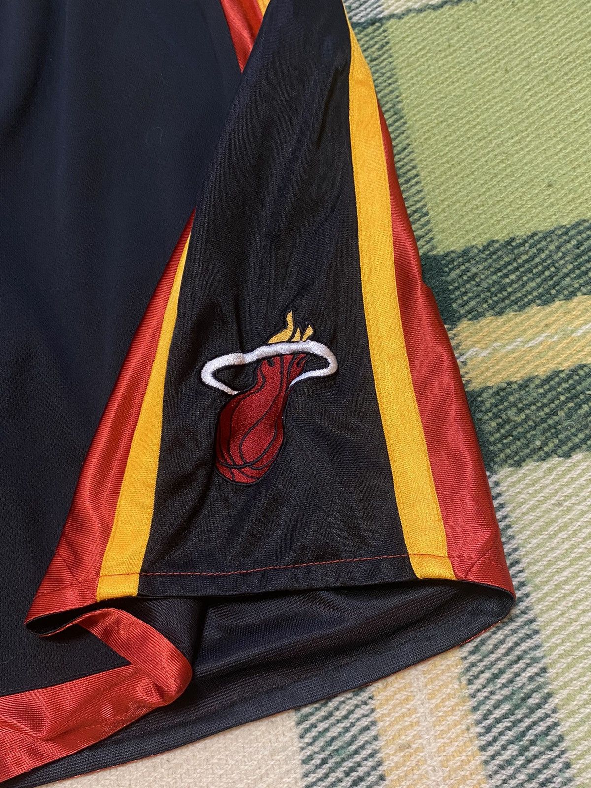 Adidas Vintage Adidas shorts Miami Heats Y2k style size M Size US 32 / EU 48 - 2 Thumbnail