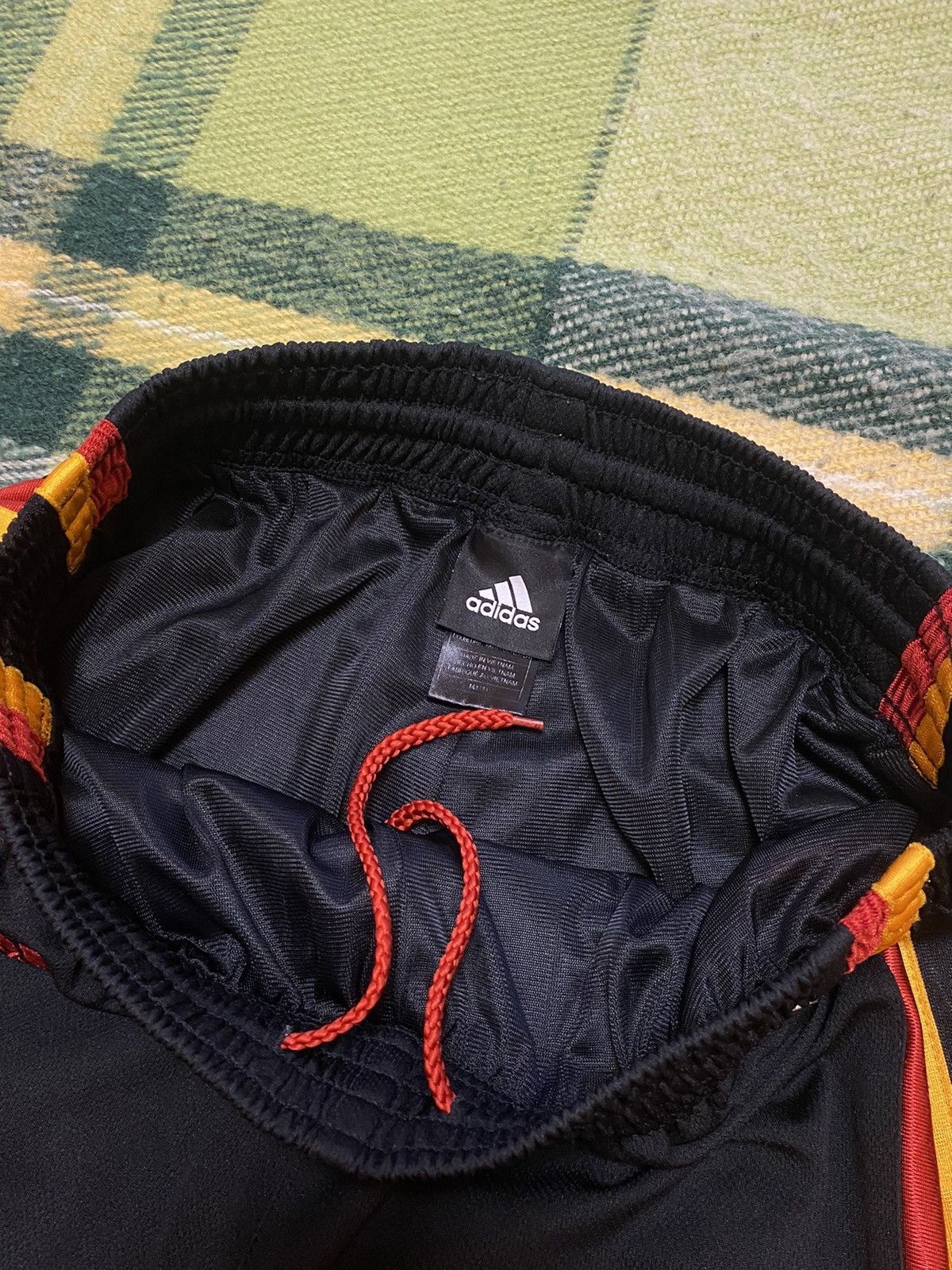 Adidas Vintage Adidas shorts Miami Heats Y2k style size M Size US 32 / EU 48 - 4 Thumbnail
