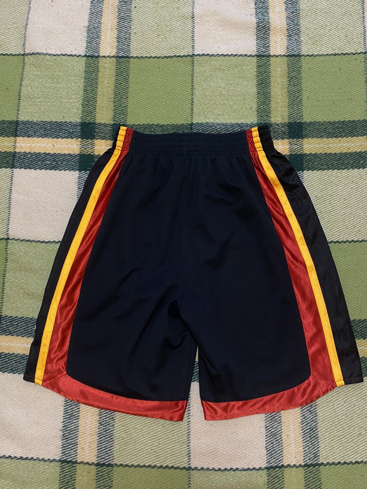 Adidas Vintage Adidas shorts Miami Heats Y2k style size M Size US 32 / EU 48 - 3 Thumbnail