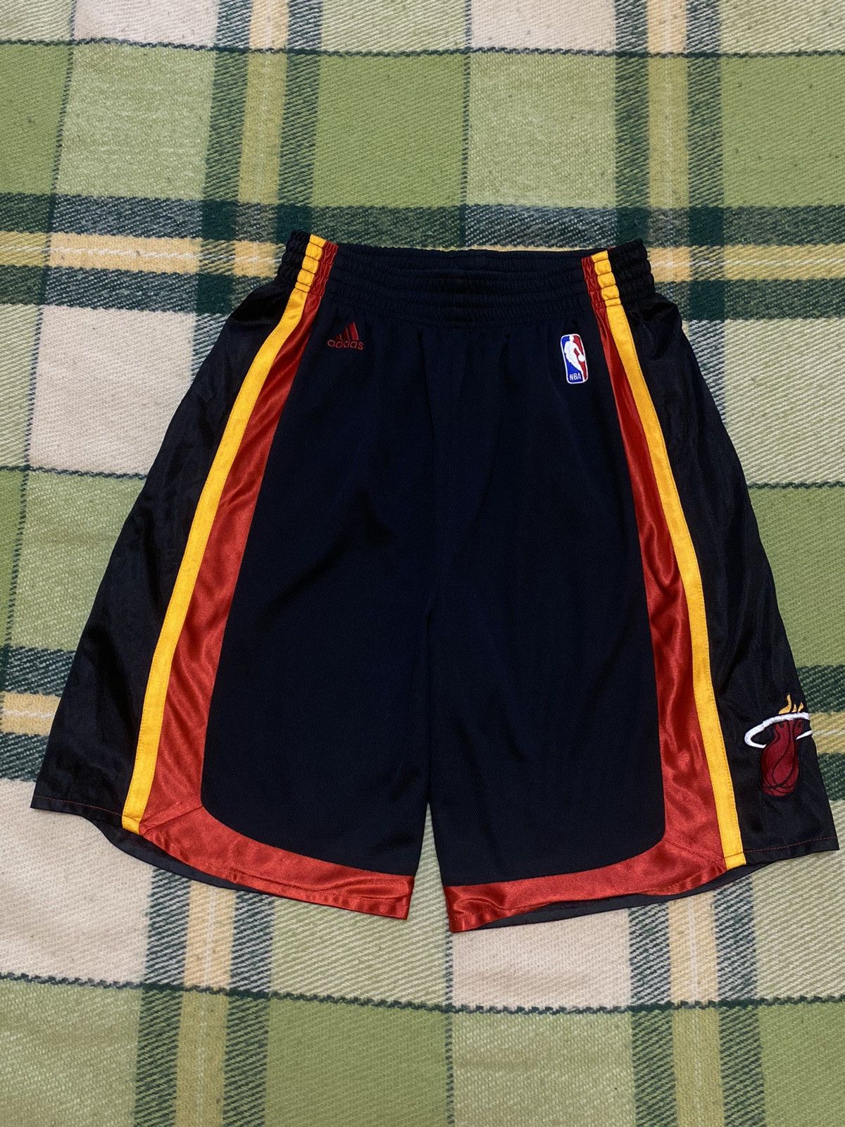Adidas Vintage Adidas shorts Miami Heats Y2k style size M Size US 32 / EU 48 - 1 Thumbnail
