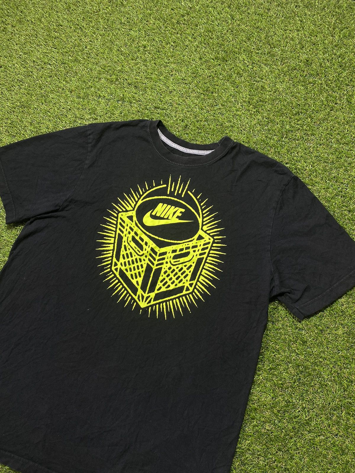 Nike Vintage 90s Nike tee streetwear big logo swoosh size XL Size US XL / EU 56 / 4 - 1 Thumbnail