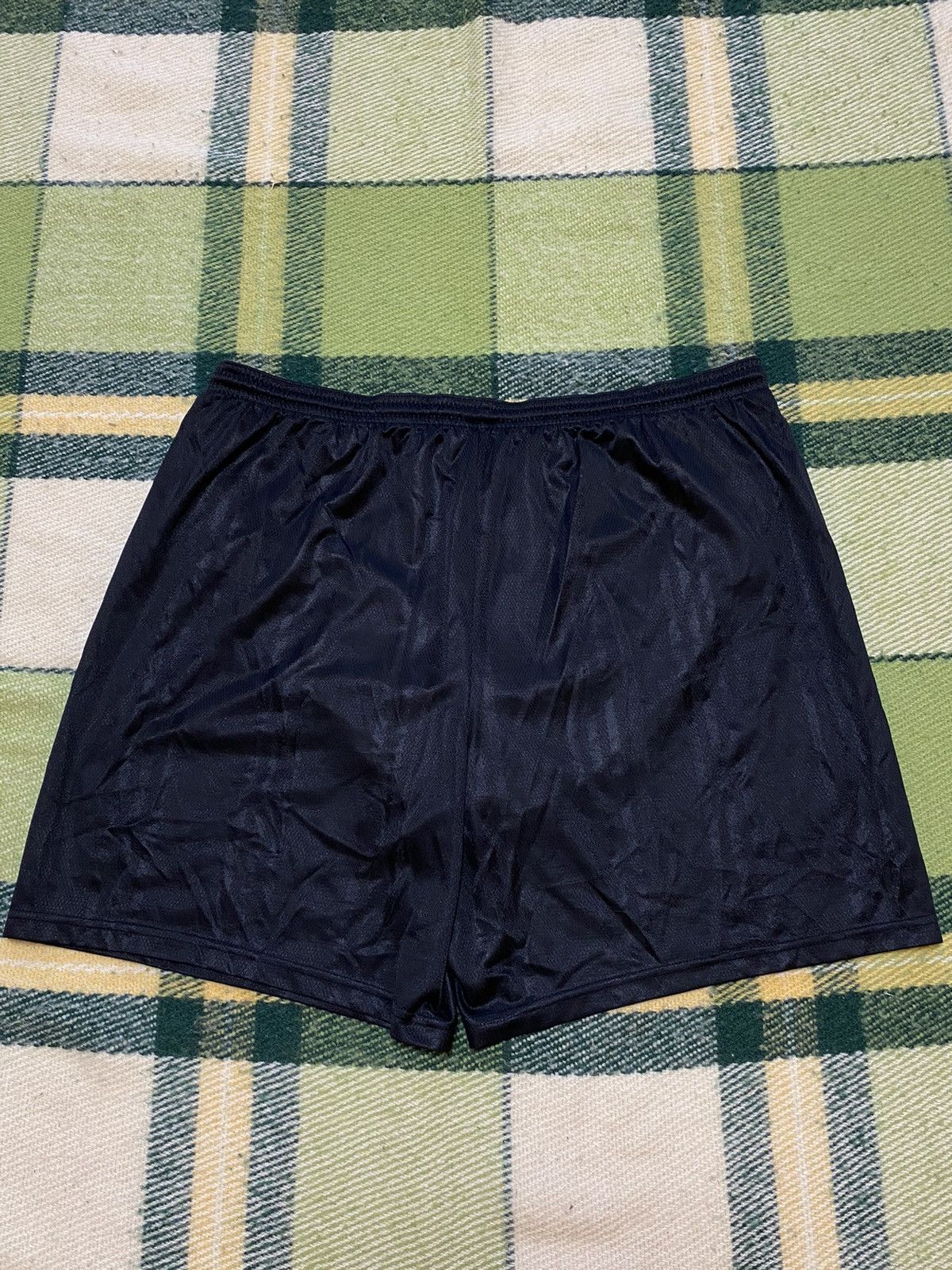 Adidas Vintage Adidas shorts streetwear y2k casual style size XL Size US 36 / EU 52 - 2 Thumbnail