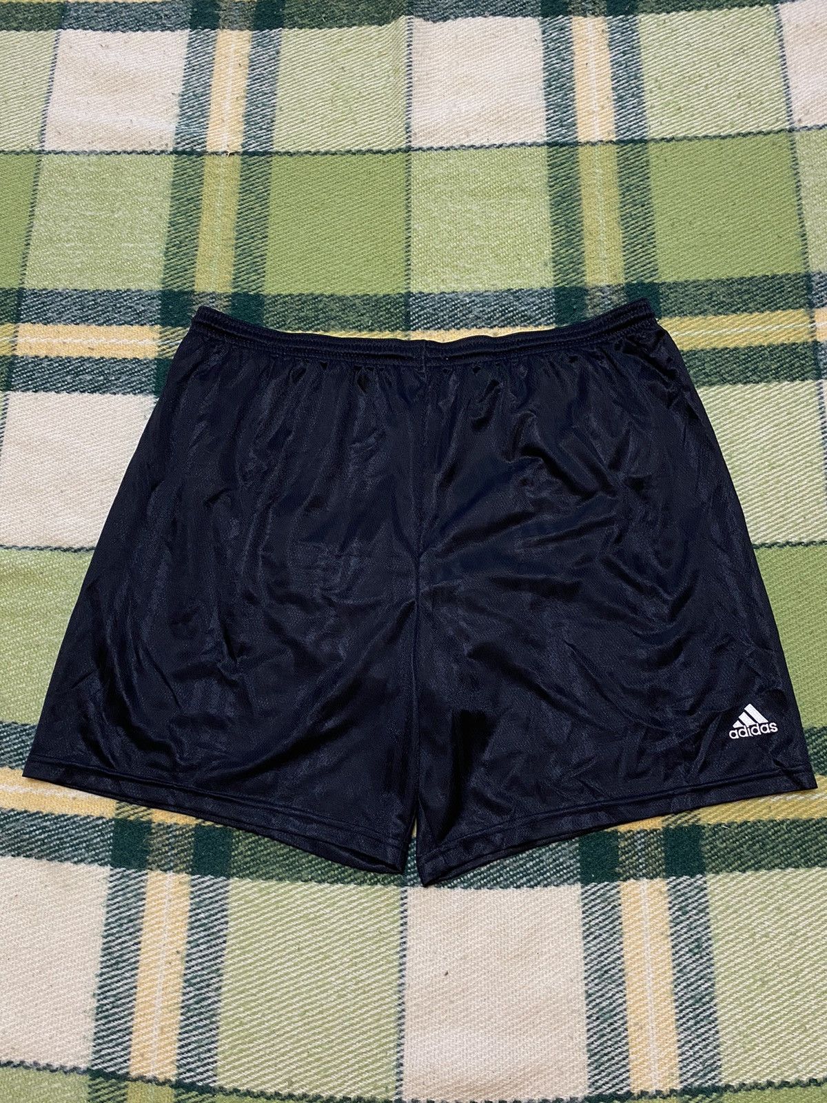 Adidas Vintage Adidas shorts streetwear y2k casual style size XL Size US 36 / EU 52 - 1 Thumbnail