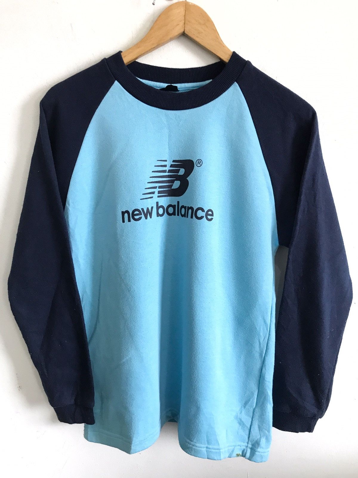 New Balance Raglan Crewneck Sweatshirt