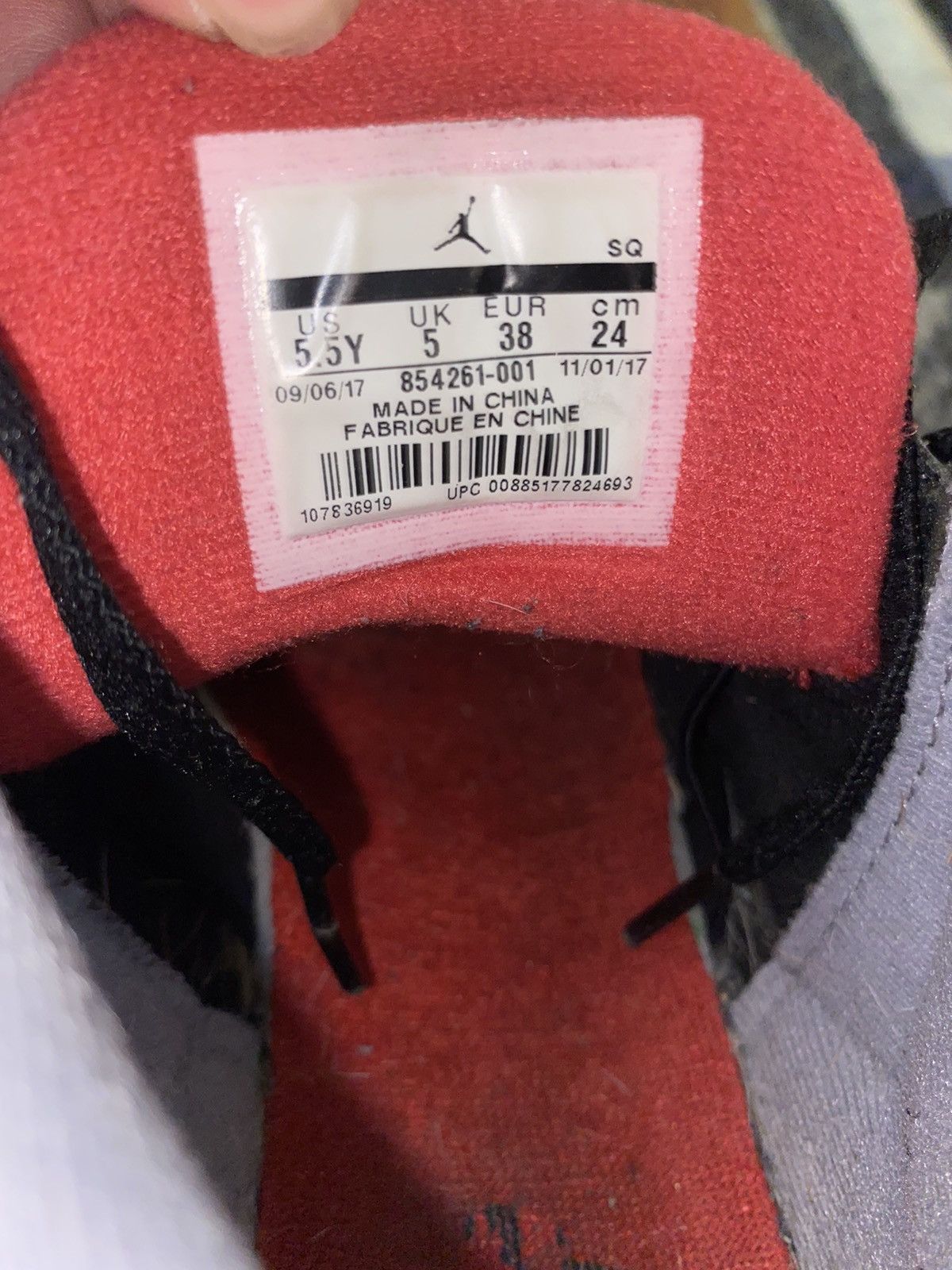 Jordan Brand × Nike Jordan 3 Retro Black Cement (2018) 5.5Y Grade School Size US 7 / IT 37 - 6 Thumbnail