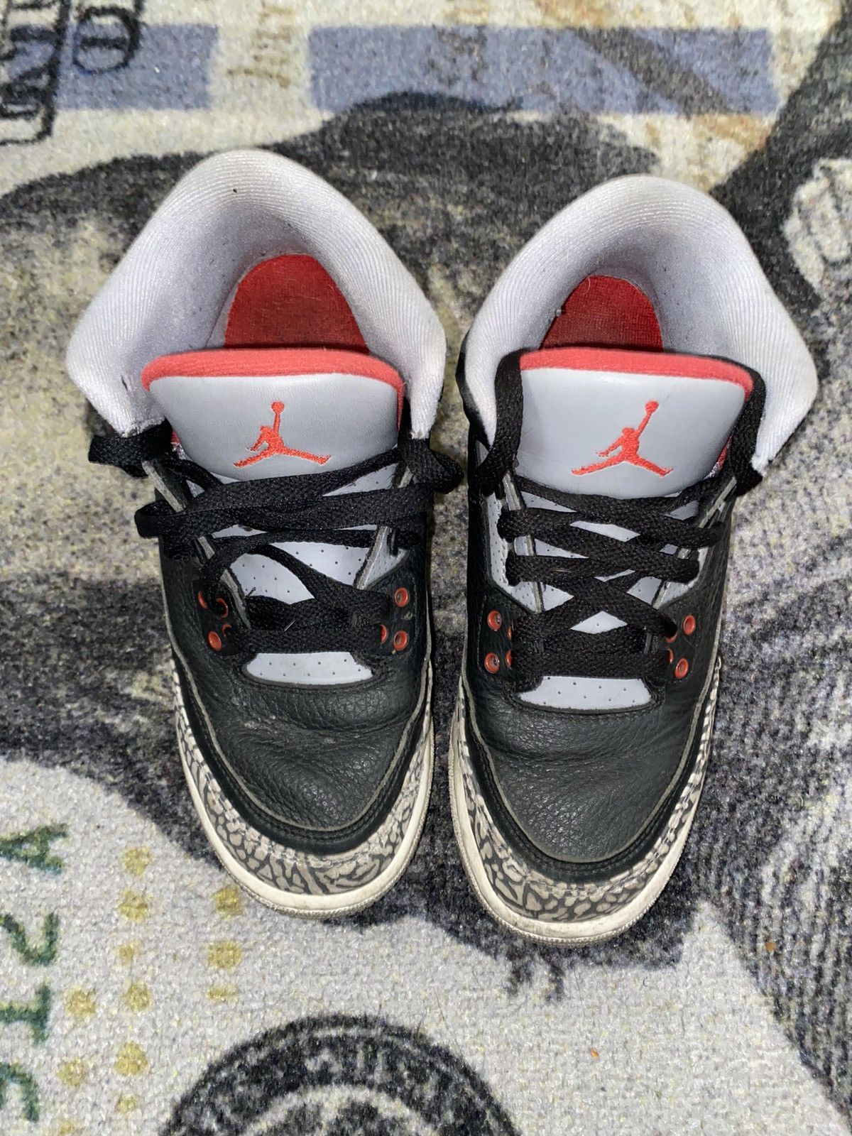 Jordan Brand × Nike Jordan 3 Retro Black Cement (2018) 5.5Y Grade School Size US 7 / IT 37 - 3 Thumbnail