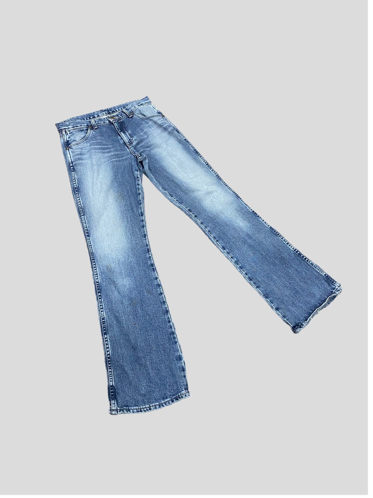 image of Vintage Wrangler Flared Bootcut Distressed Denim in Blue, Men's (Size 26)