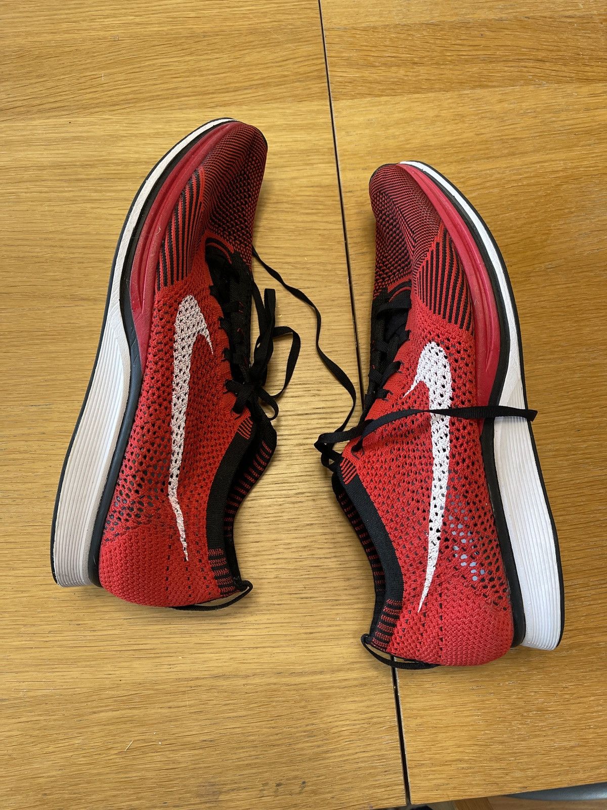 Nike Nike Flyknit Racer University Red 2013 Size 14 Size US 14 / EU 47 - 4 Thumbnail