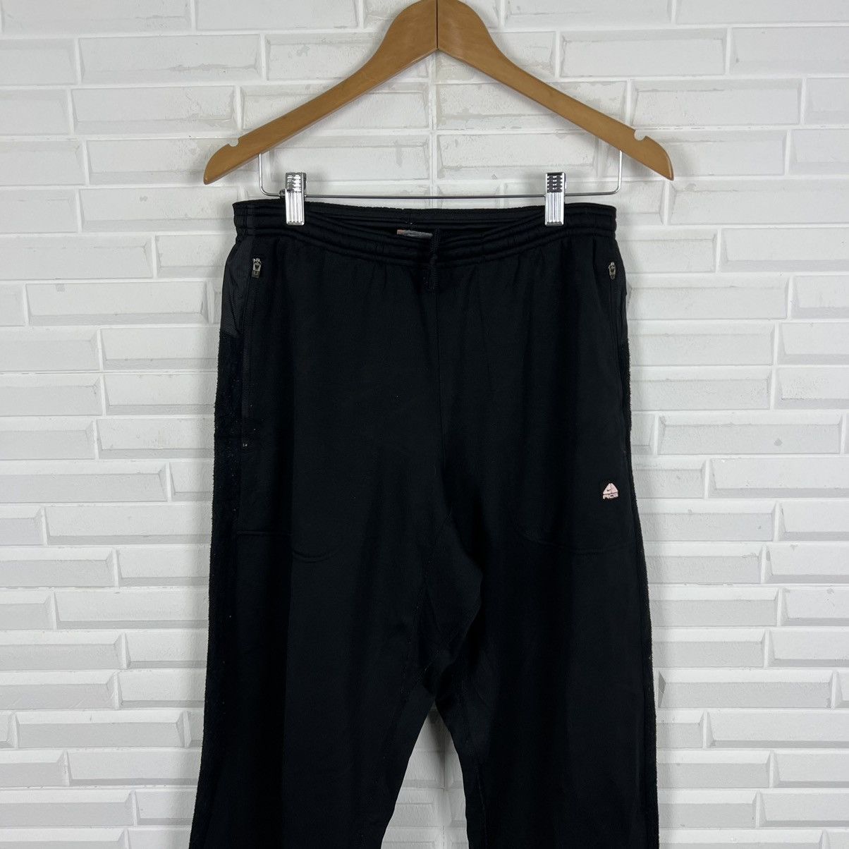 Nike NIKE ACG SWEATPANTS THERMAL FITS SMALL LOGO Size US 30 / EU 46 - 2 Thumbnail
