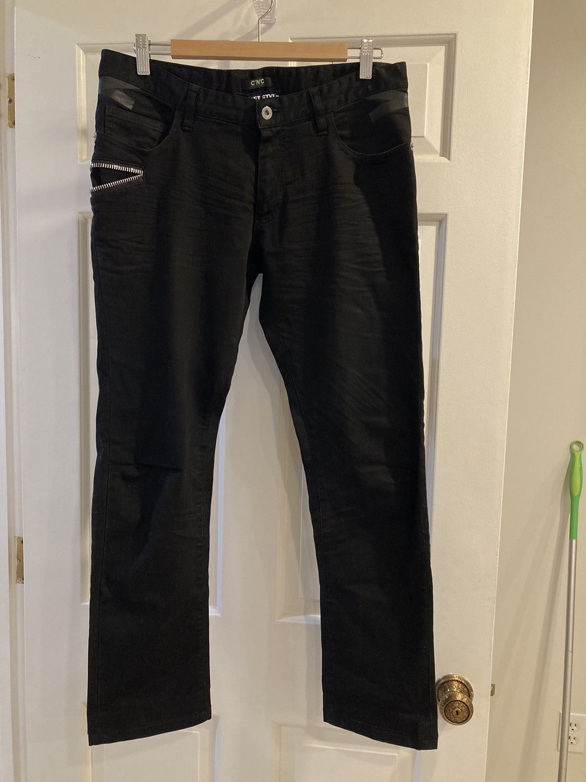 Jeans. 32
