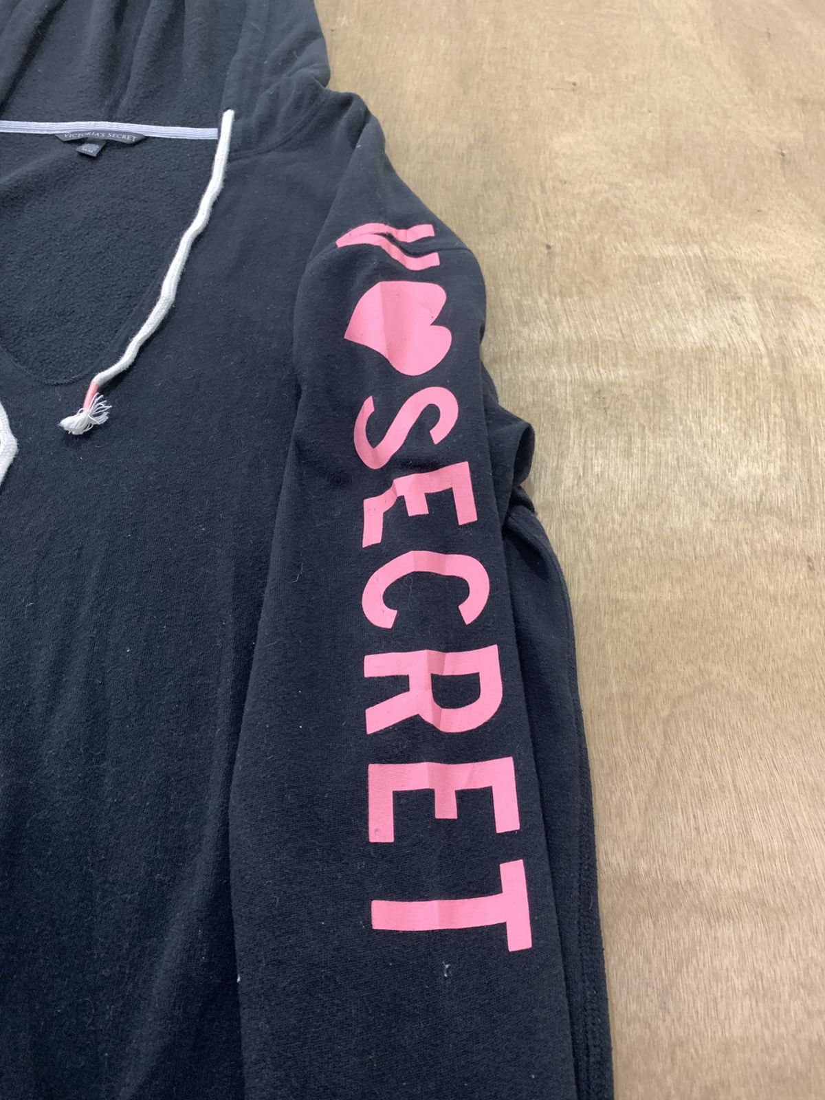 Japanese Brand × Pink VICTORIA SECRET Vntg Pink Big Logo Curved Hem Hoodie Jacket Size M / US 6-8 / IT 42-44 - 8 Thumbnail