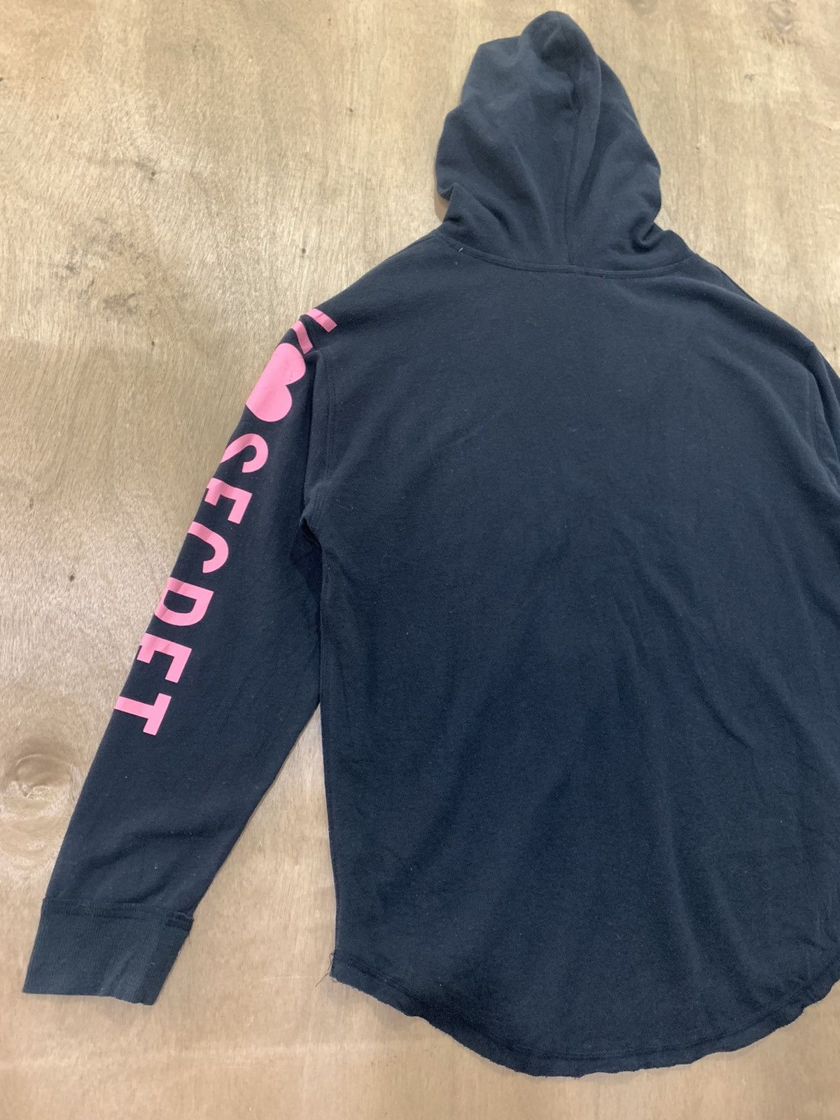 Japanese Brand × Pink VICTORIA SECRET Vntg Pink Big Logo Curved Hem Hoodie Jacket Size M / US 6-8 / IT 42-44 - 12 Thumbnail