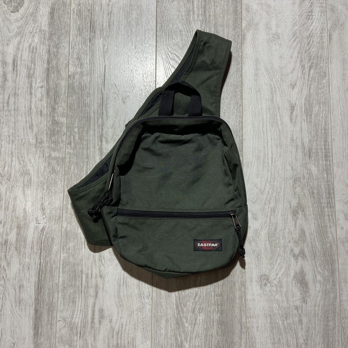 Eastpak × Vintage Vintage Eastpak Hype Shoulder Bag Gorpcore Size ONE SIZE - 1 Thumbnail