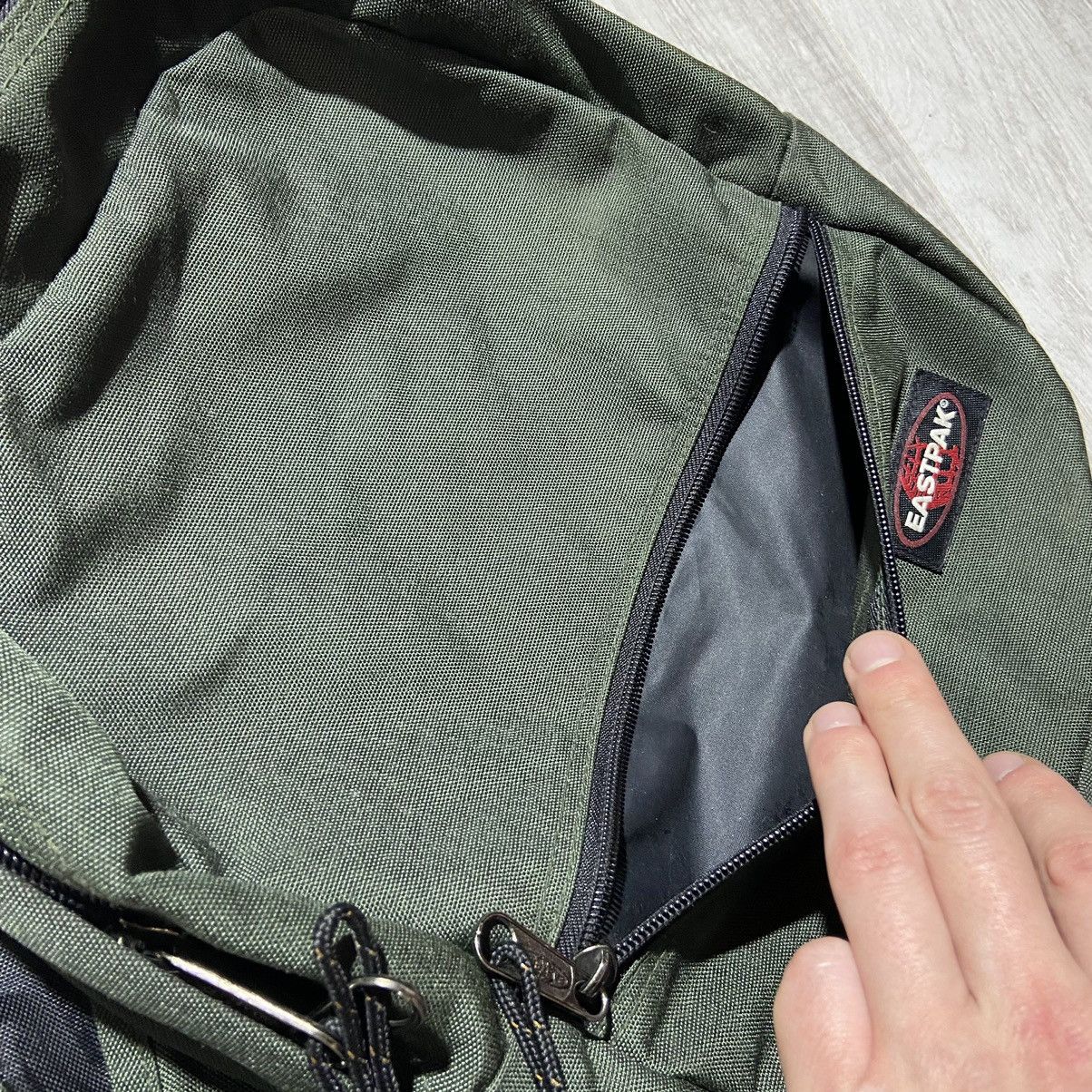 Eastpak × Vintage Vintage Eastpak Hype Shoulder Bag Gorpcore Size ONE SIZE - 4 Thumbnail