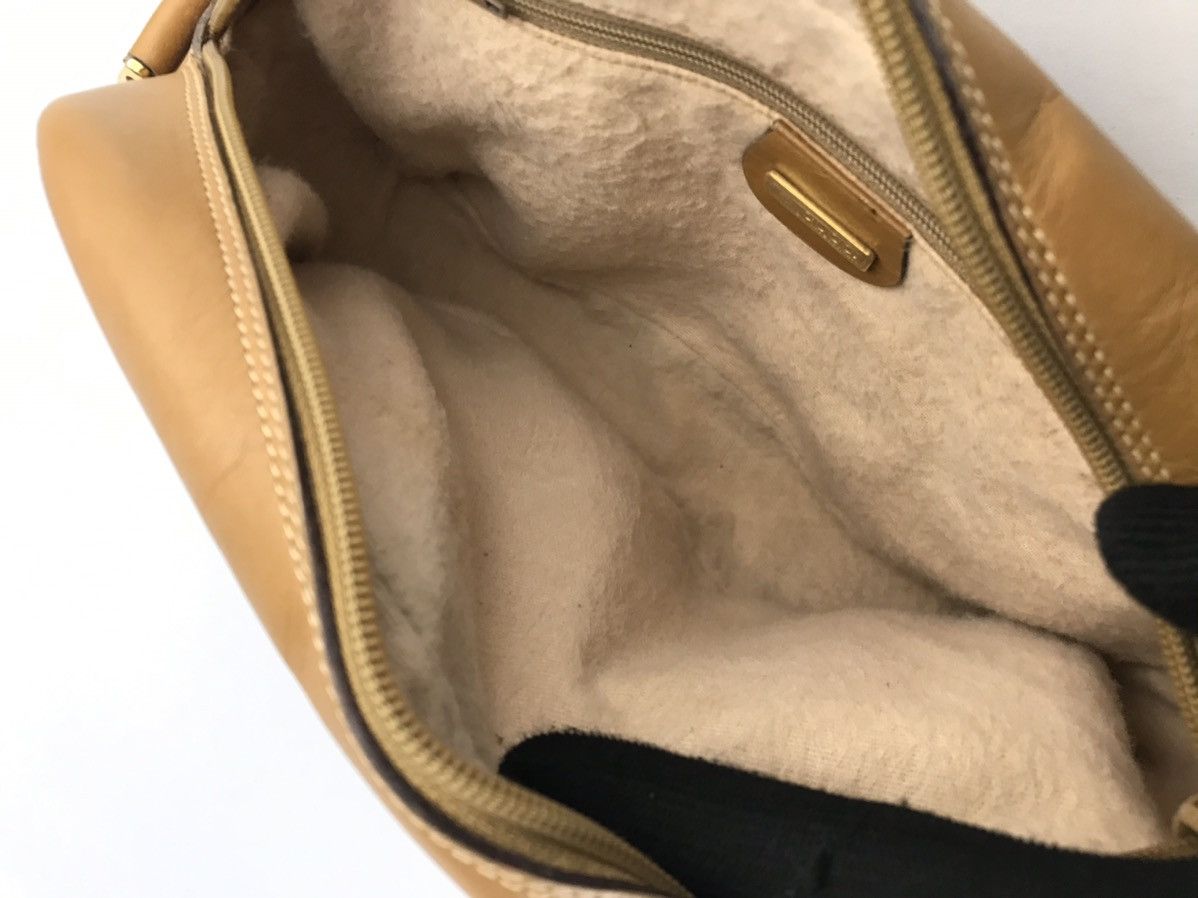 Gucci 🔥Rare 🔥Authentic Vintage Gucci Cross body bag Size ONE SIZE - 22 Thumbnail