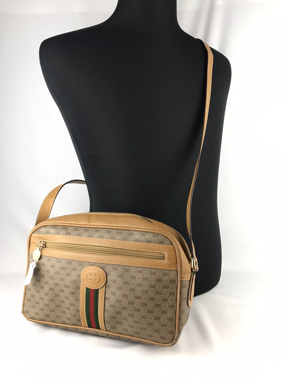 Gucci 🔥Rare 🔥Authentic Vintage Gucci Cross body bag Size ONE SIZE - 16 Thumbnail