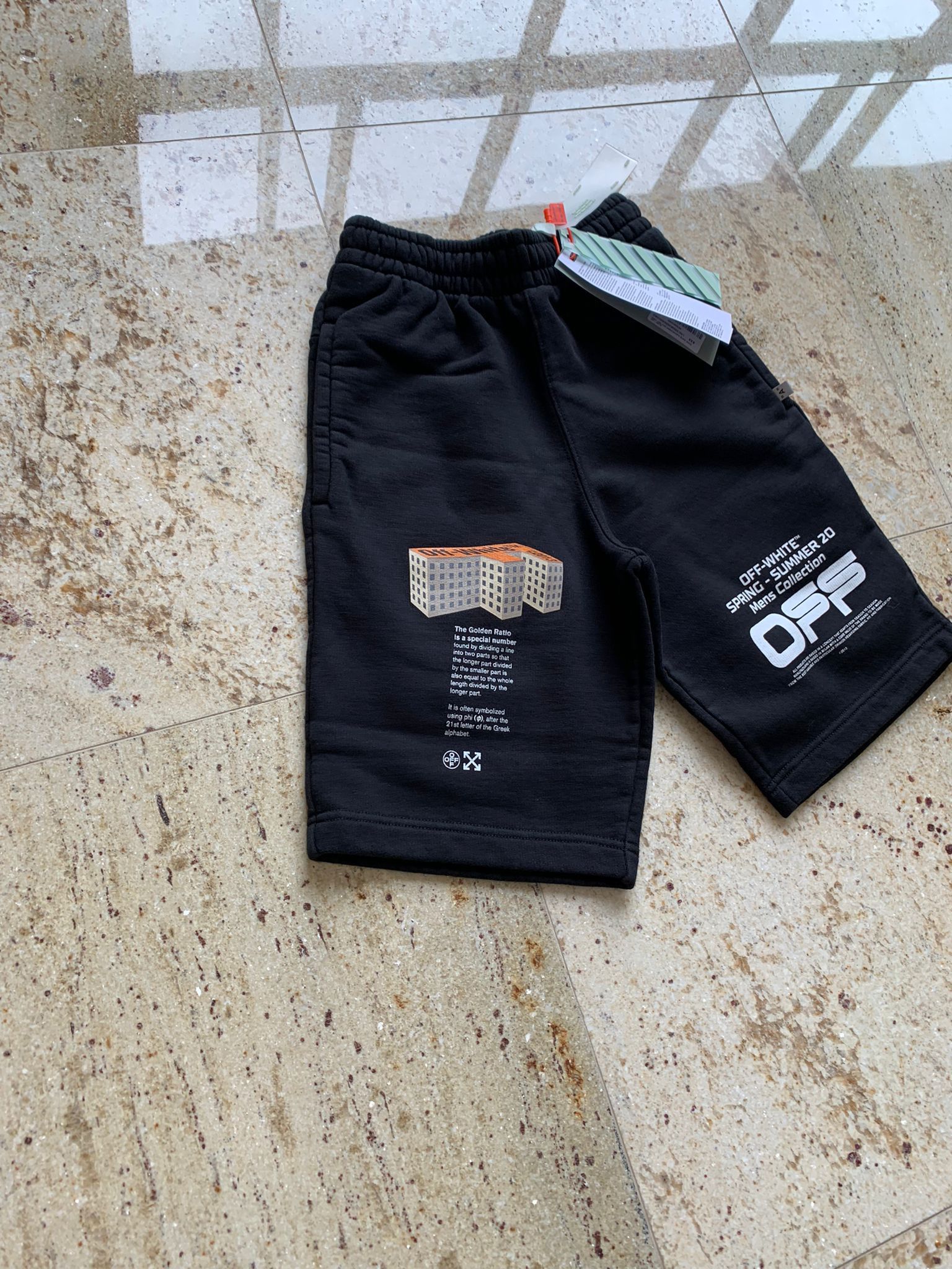 Off-White Wavy Line Logo Sweat Shorts Size US 26 / EU 42 - 2 Thumbnail