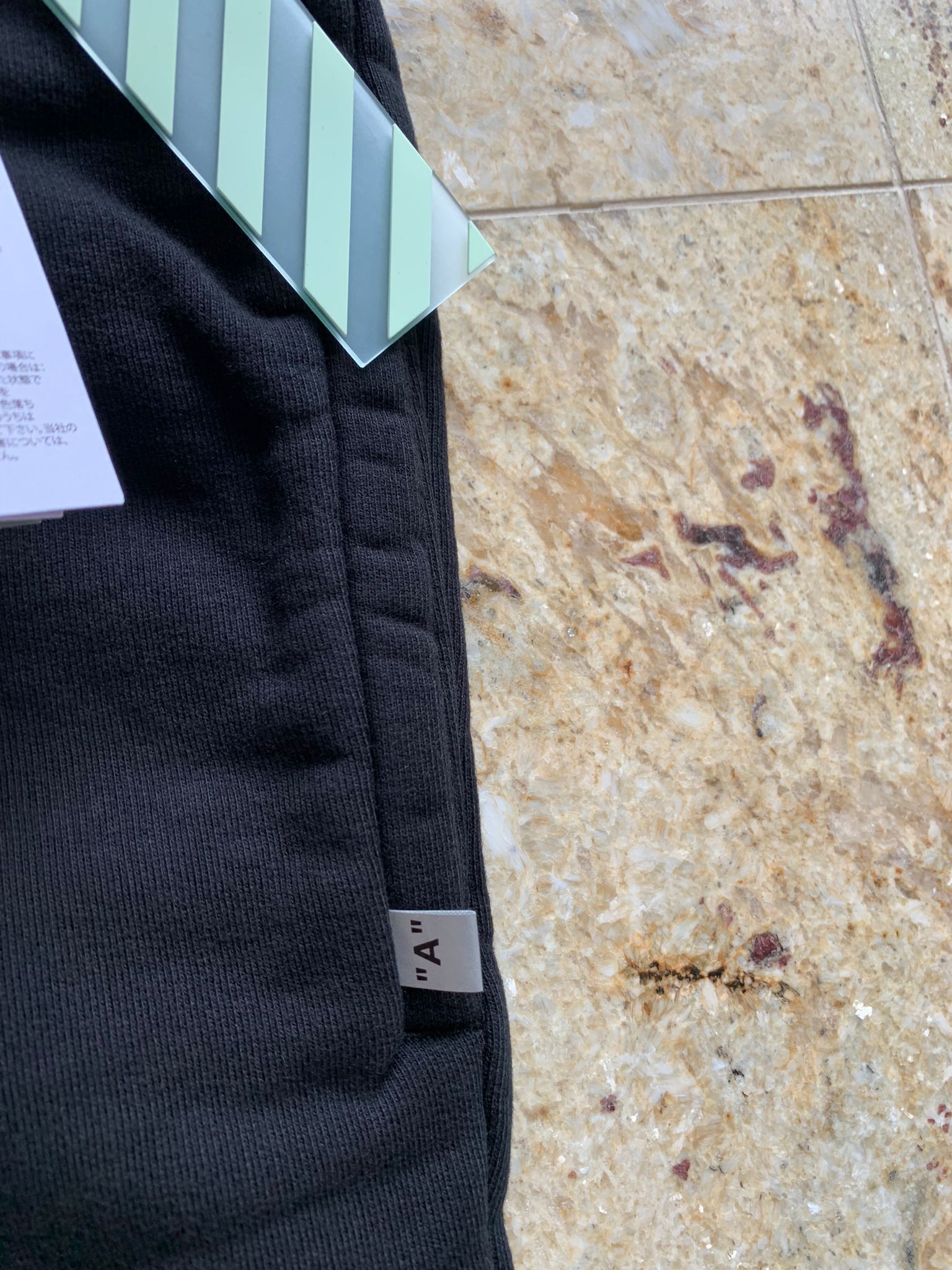 Off-White Wavy Line Logo Sweat Shorts Size US 26 / EU 42 - 8 Thumbnail