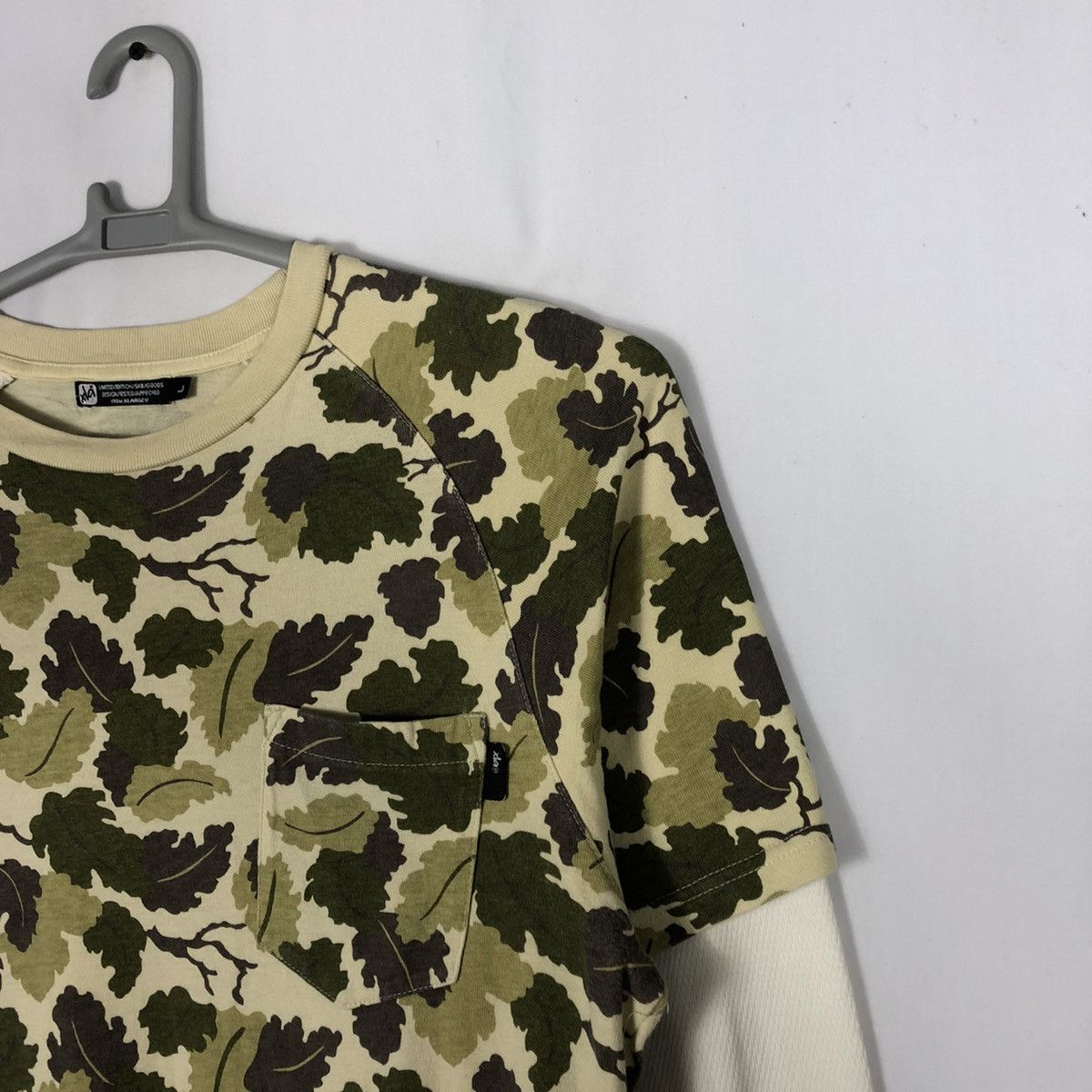 Vintage × Xlarge Vintage X Large Art Of Flora Single Pocket Skate Styles Tee Size US L / EU 52-54 / 3 - 5 Thumbnail