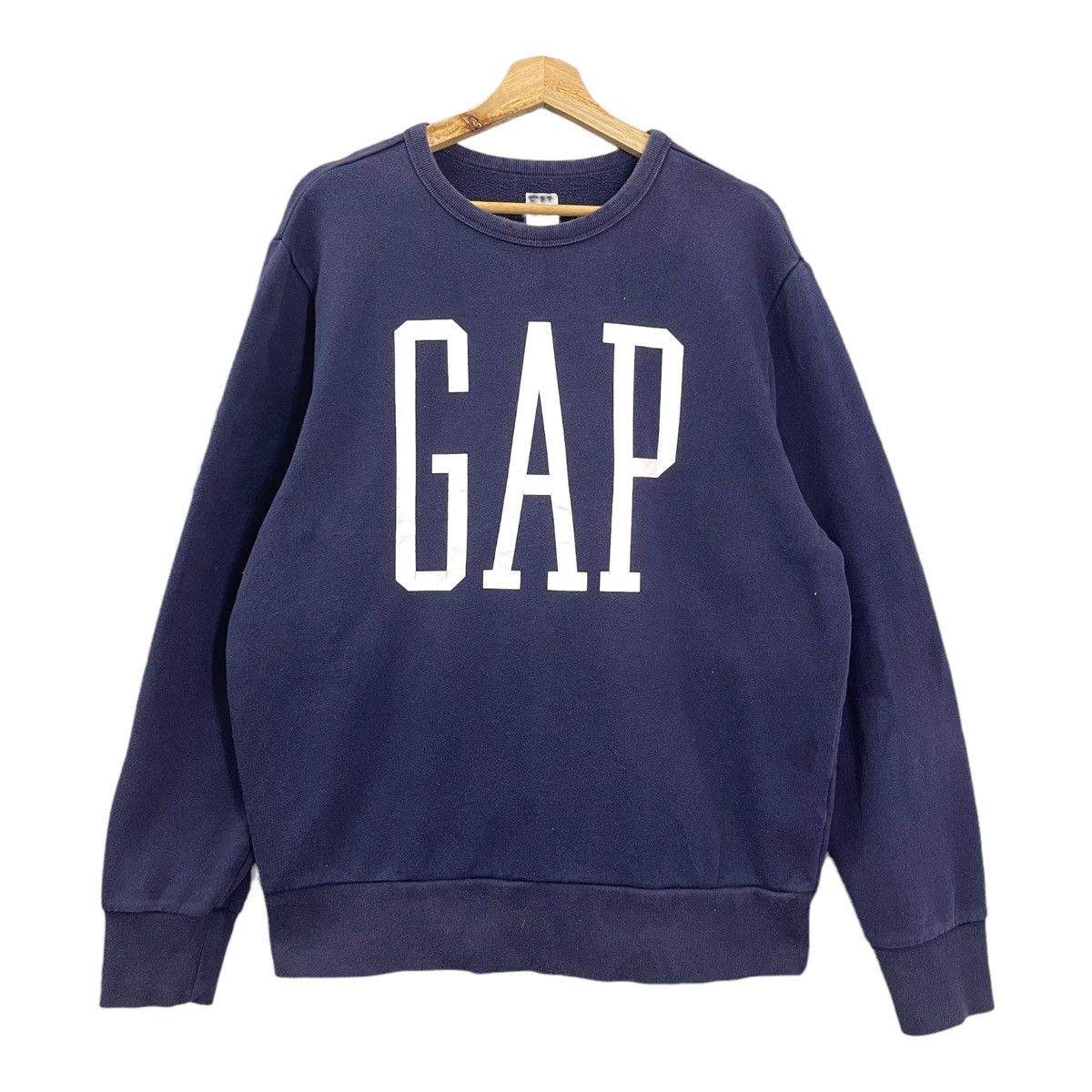 Gap Vintage Gap Big Logo Crewneck Sweatshirt Size L Size US L / EU 52-54 / 3 - 1 Thumbnail