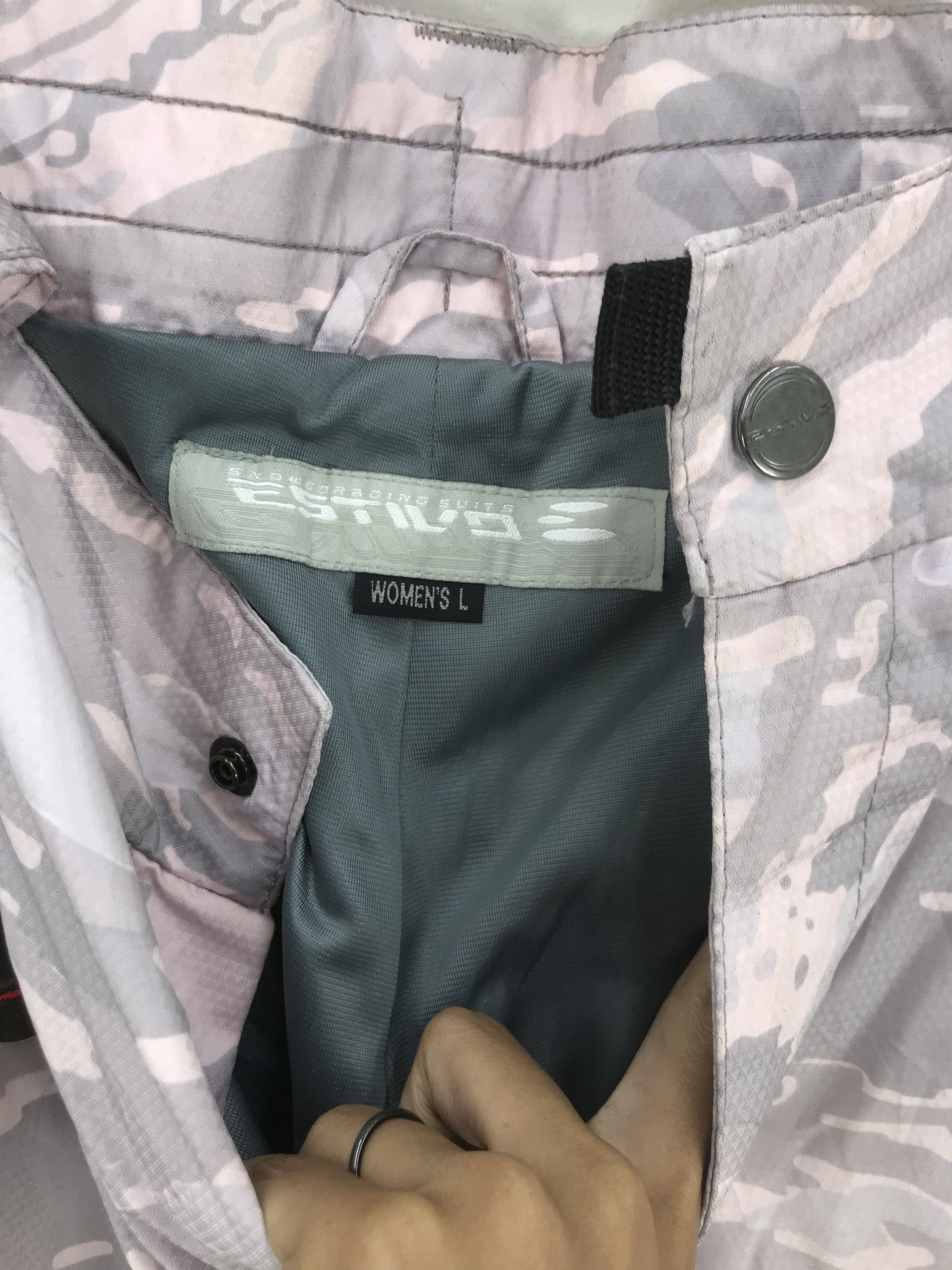 Japanese Brand Vintage Estivo Ski Wear Snowboards Estivo Ski Overall Size US 30 / EU 46 - 11 Thumbnail