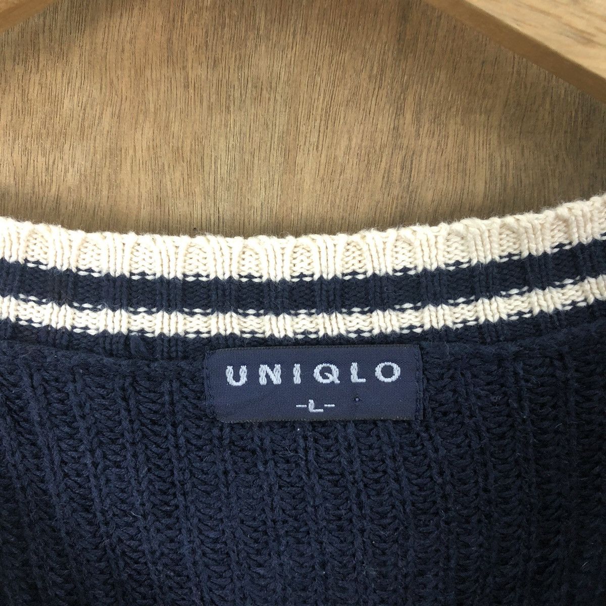 Aran Isles Knitwear Uniqlo Dark Blue Cardigan Knitwear vintage #6227 Size US L / EU 52-54 / 3 - 5 Thumbnail