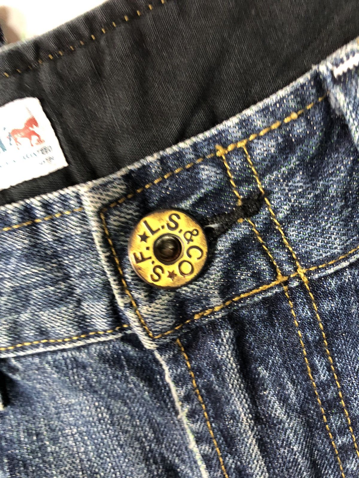 Levi's × Vintage VINTAGE LEVIS DISSTRESSED BLUE WASH DENIM Size US 36 / EU 52 - 7 Thumbnail