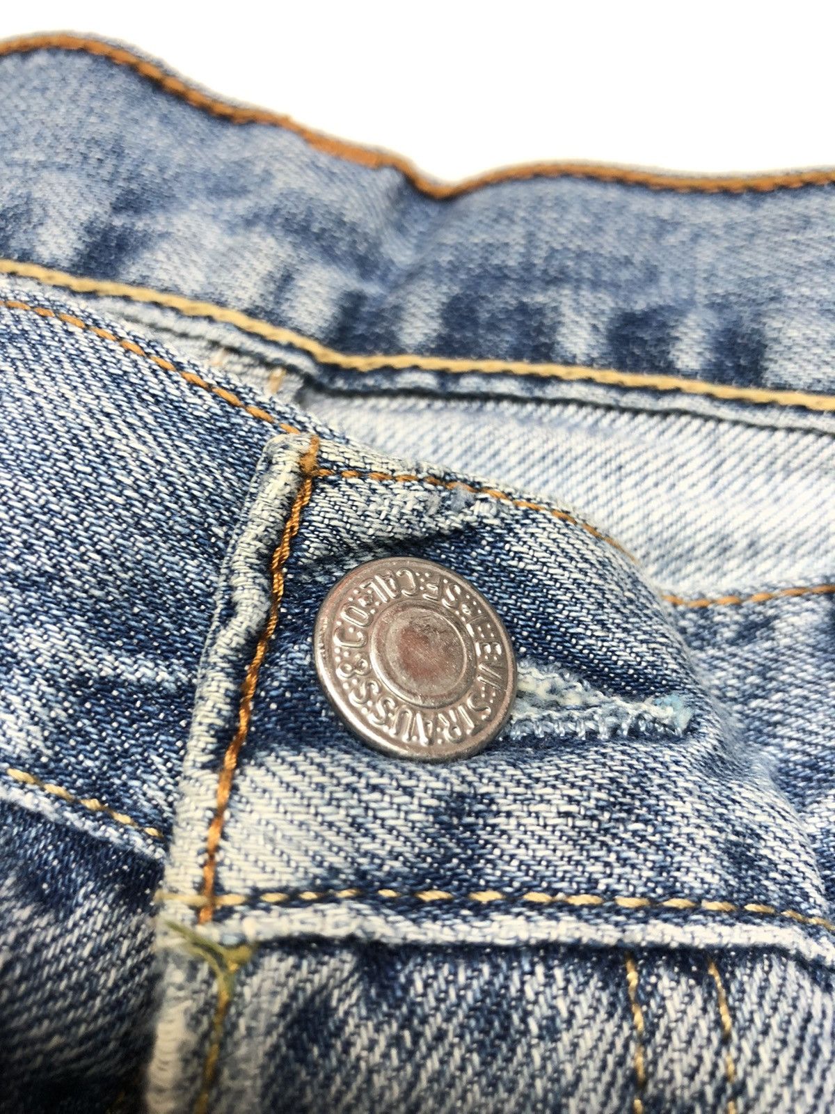 Levi's × Vintage VINTAGE LEVI’S 501 LIGHT BLUE WASH DISSTRESSED DENIM Size US 32 / EU 48 - 12 Thumbnail