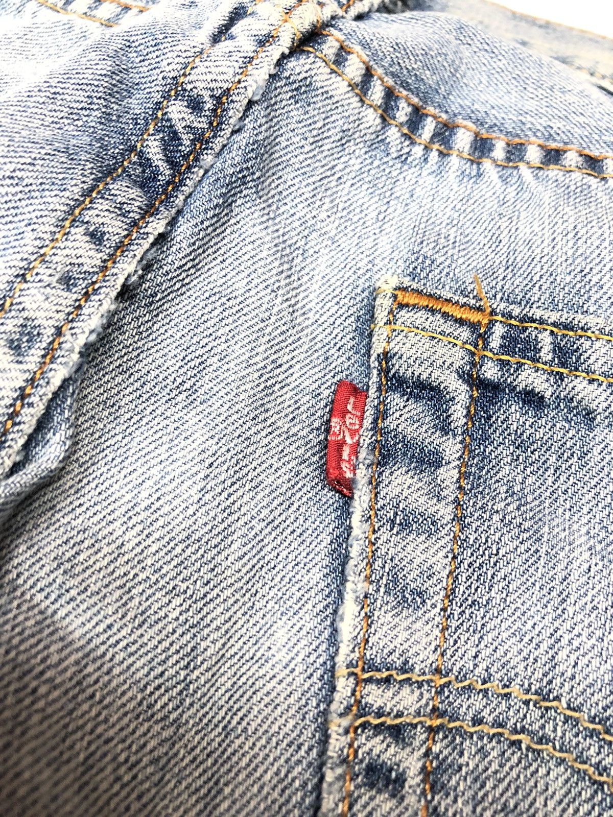 Levi's × Vintage VINTAGE LEVI’S 501 LIGHT BLUE WASH DISSTRESSED DENIM Size US 32 / EU 48 - 10 Thumbnail