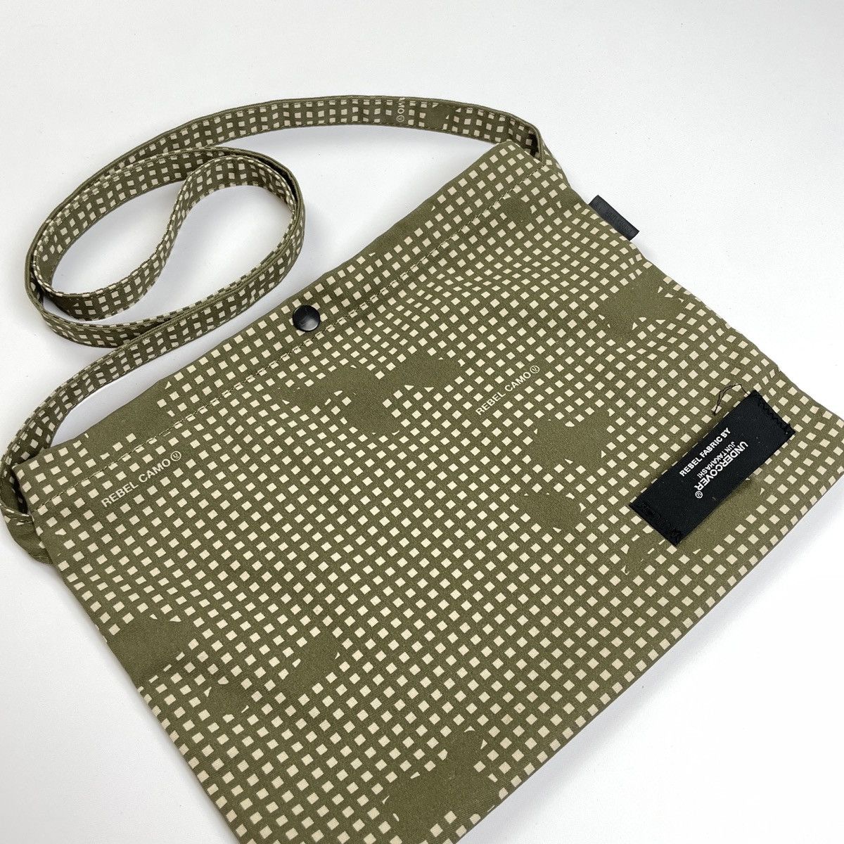 N.Hoolywood × Undercover Rebel Camo Bag Size ONE SIZE - 3 Thumbnail